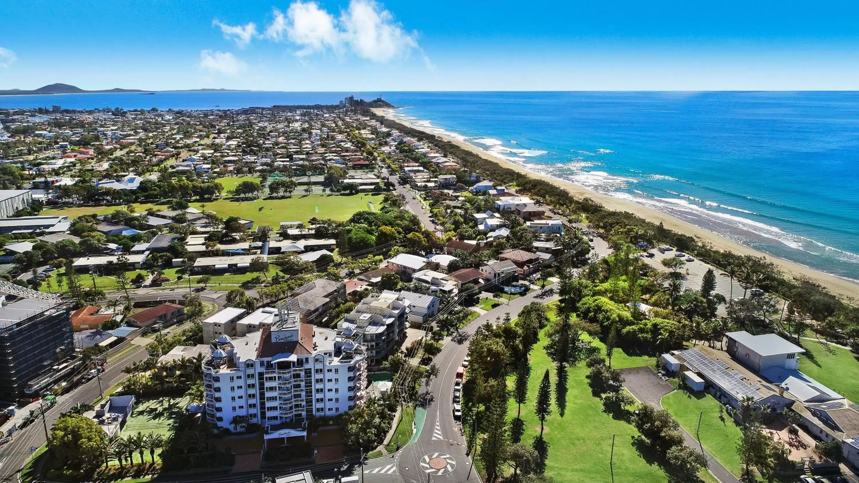 Bird's eye view, Bird's-eye View in Beachside Resort Kawana Waters