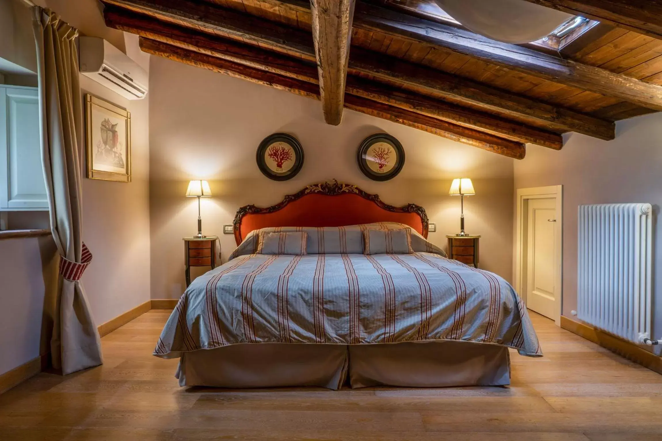 Bed in Hotel Villa Carlotta