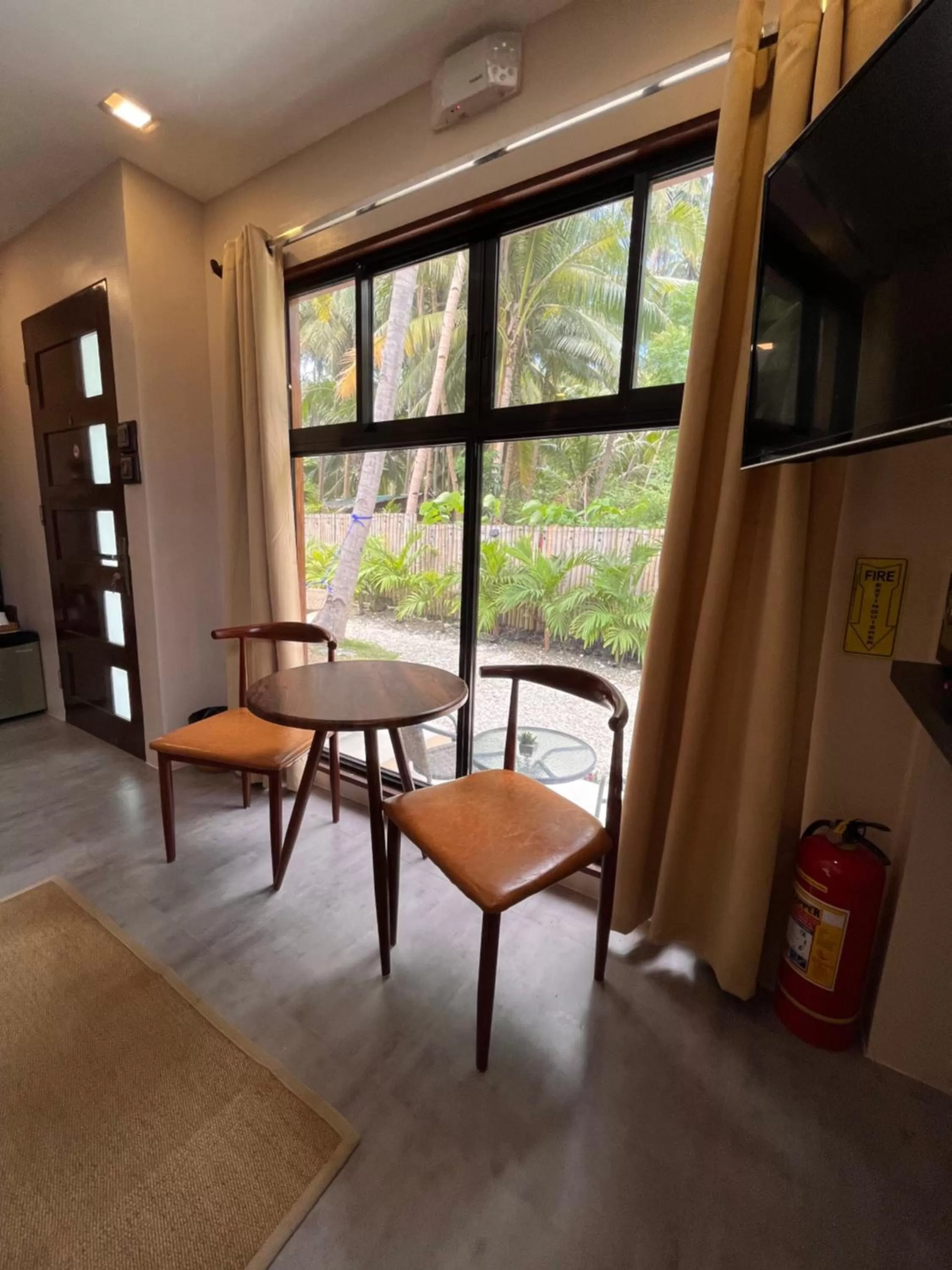 Southseas Beach Resort and Dive Center