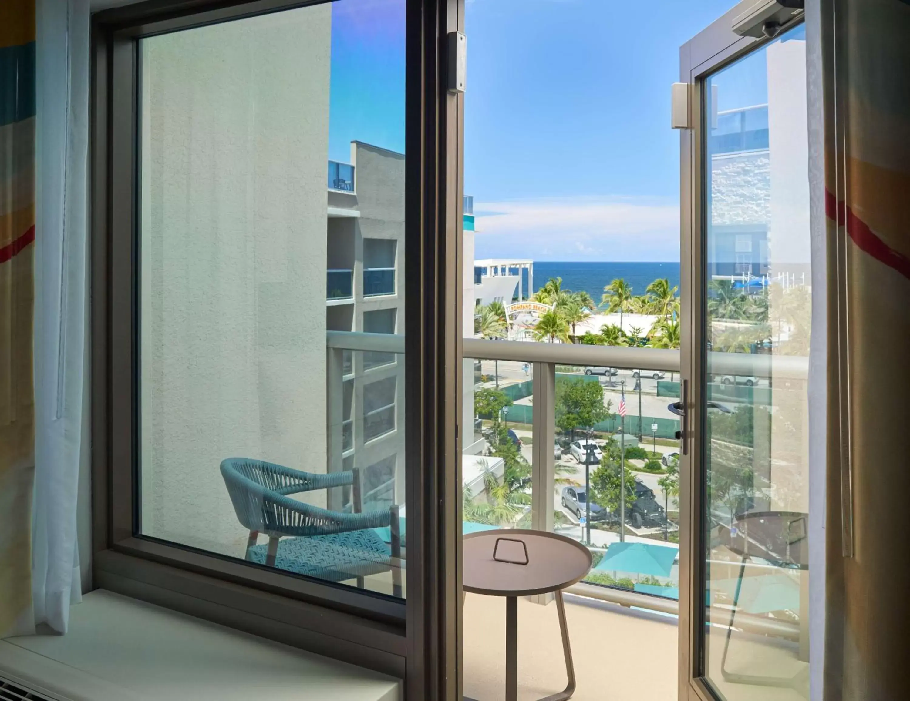 King Room with Ocean View in Tru By Hilton Pompano Beach Pier