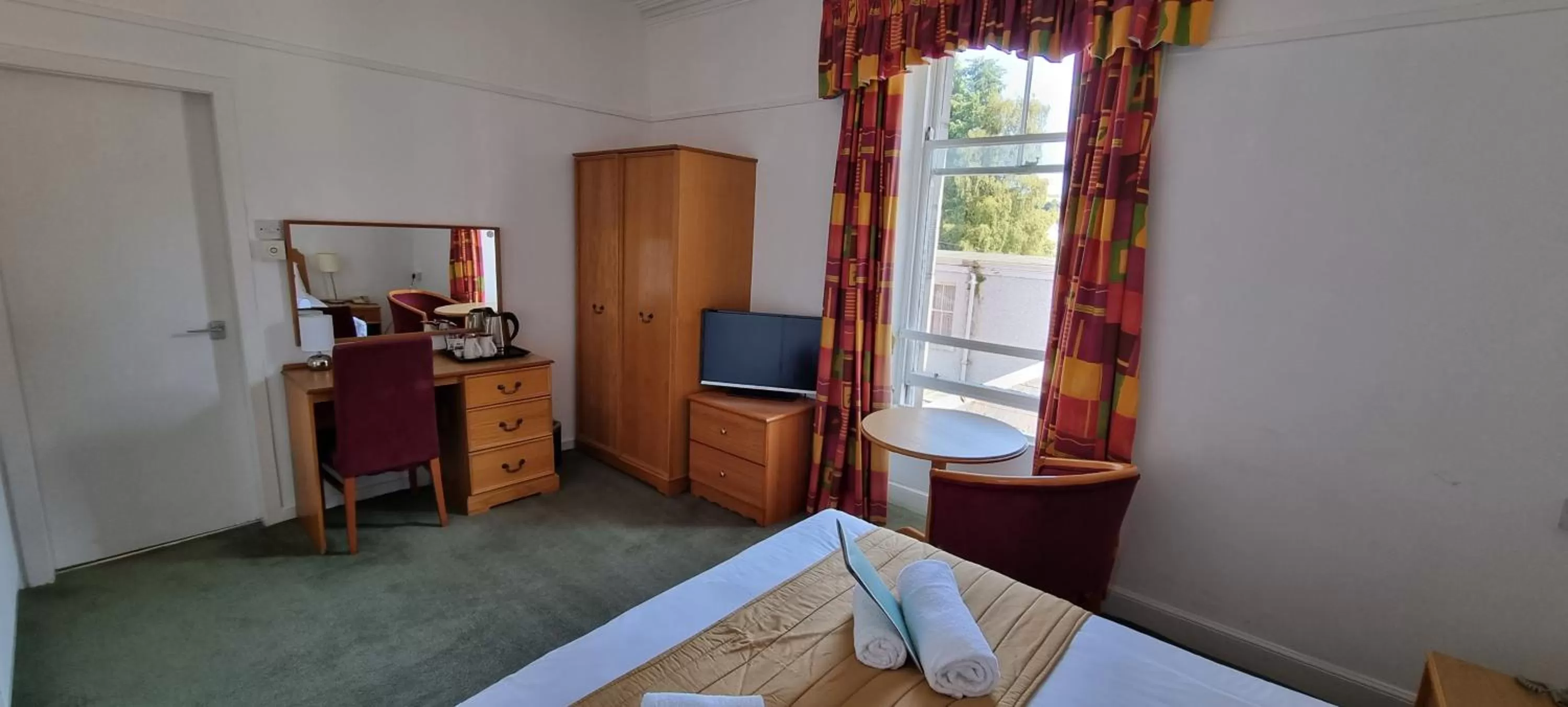 Bedroom, Bed in The Pitlochry Hydro Hotel