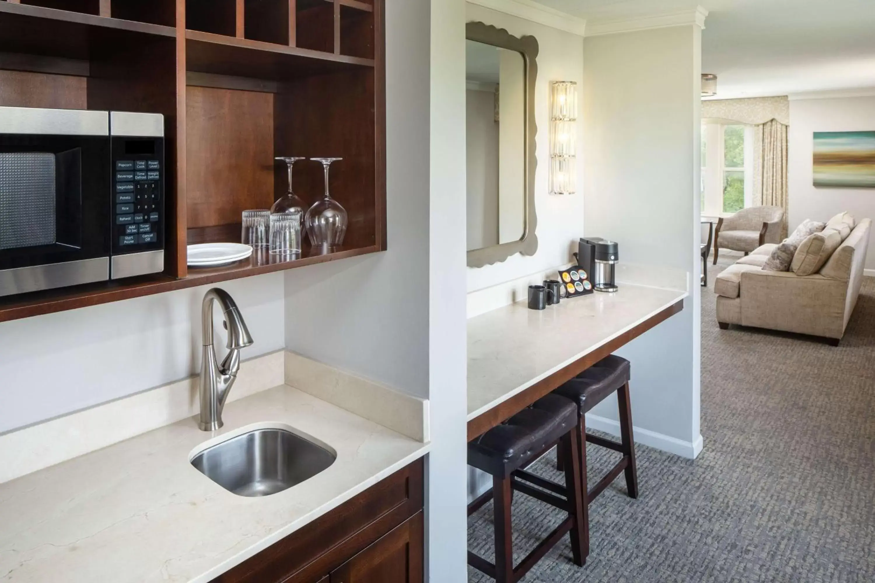 Photo of the whole room, Kitchen/Kitchenette in The Elms Hotel & Spa, a Destination by Hyatt Hotel