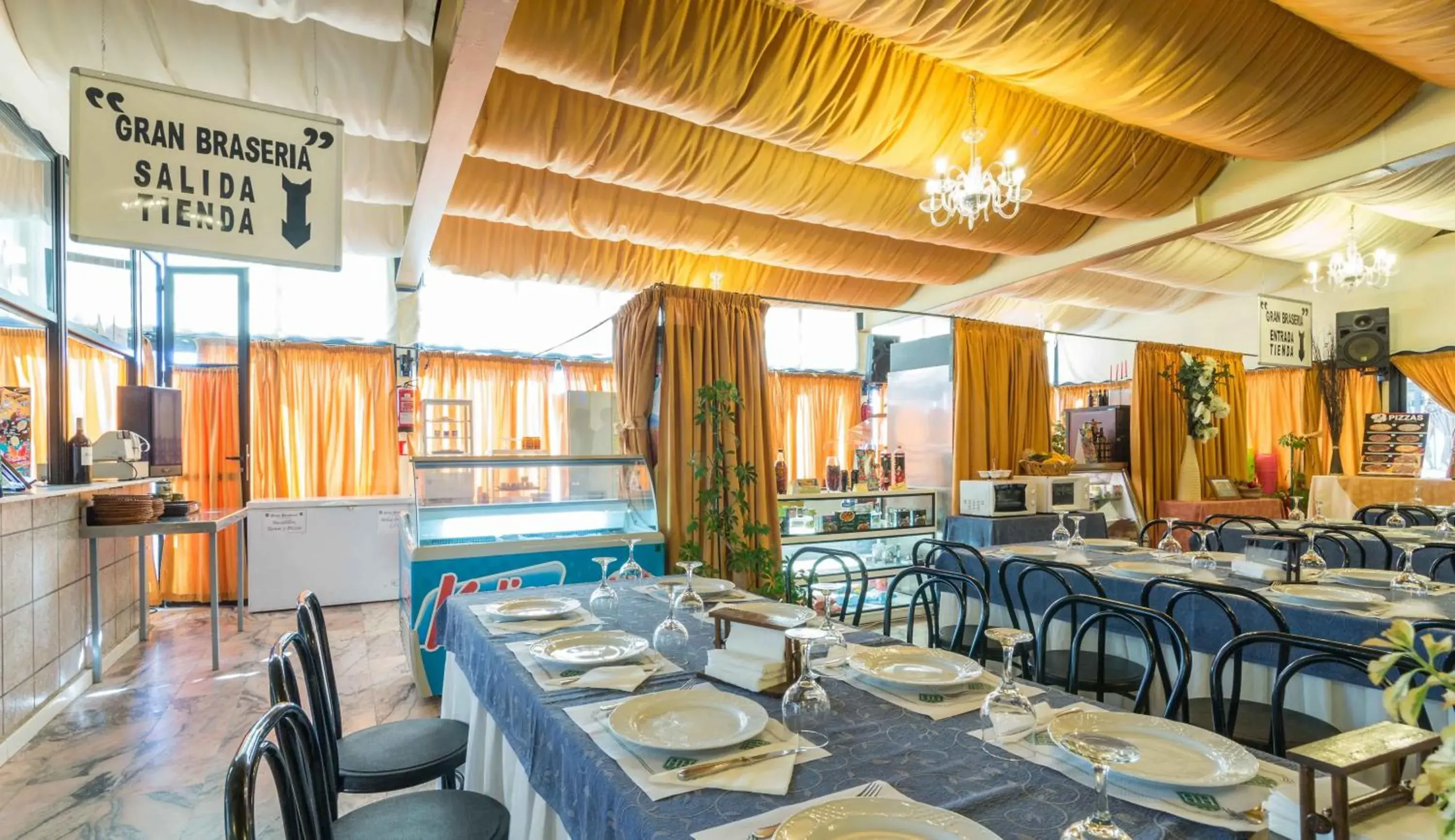 Restaurant/places to eat in Hotel Los Templarios Restaurant/places to eat in Hotel Los Templarios