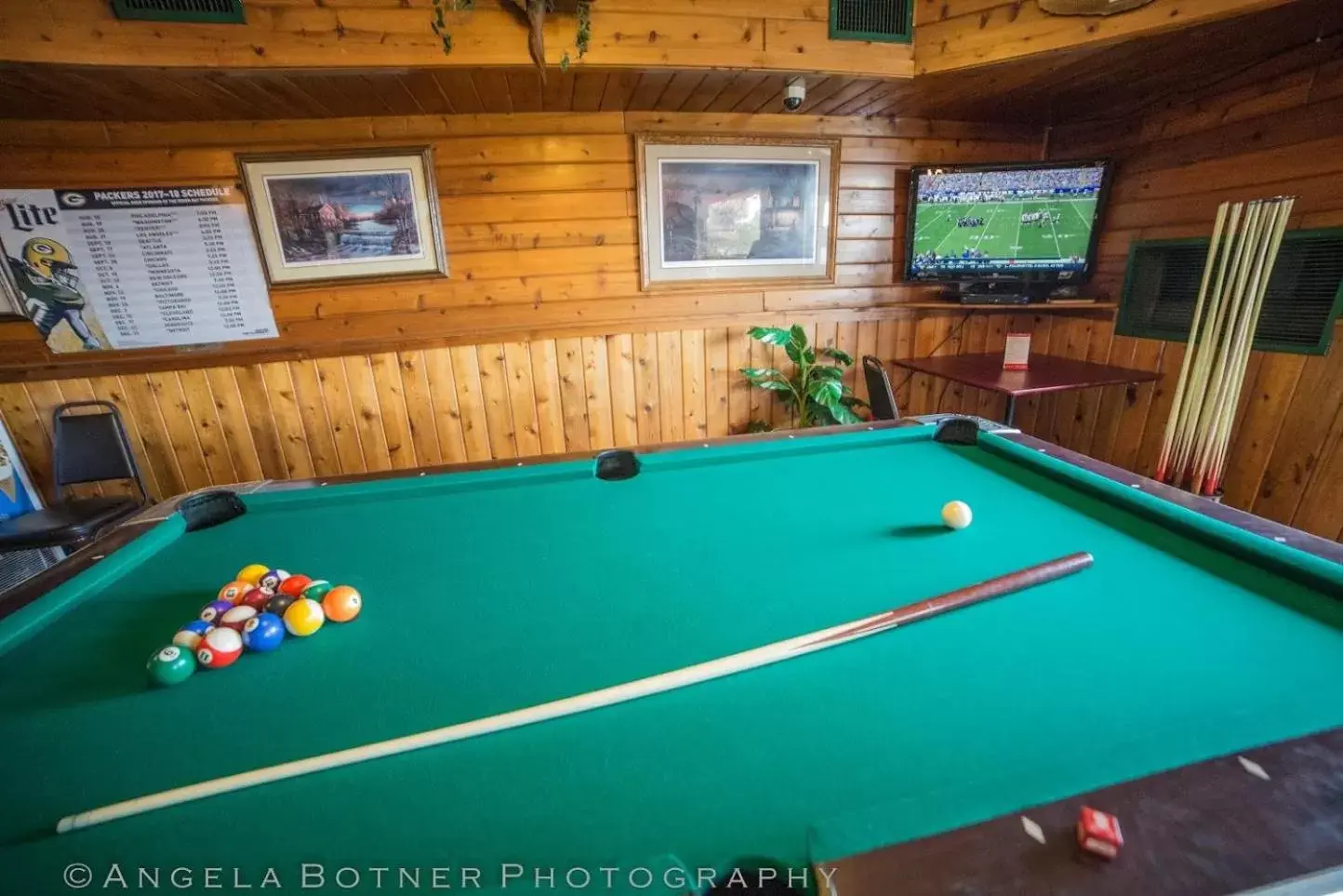 Lounge or bar, Billiards in St. Croix Inn