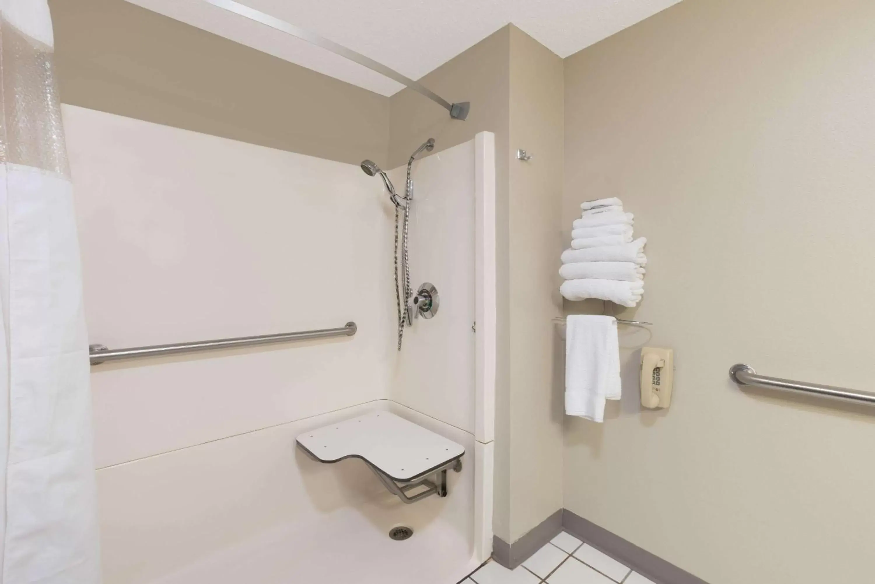 Shower, Bathroom in Super 8 by Wyndham Pierre SD