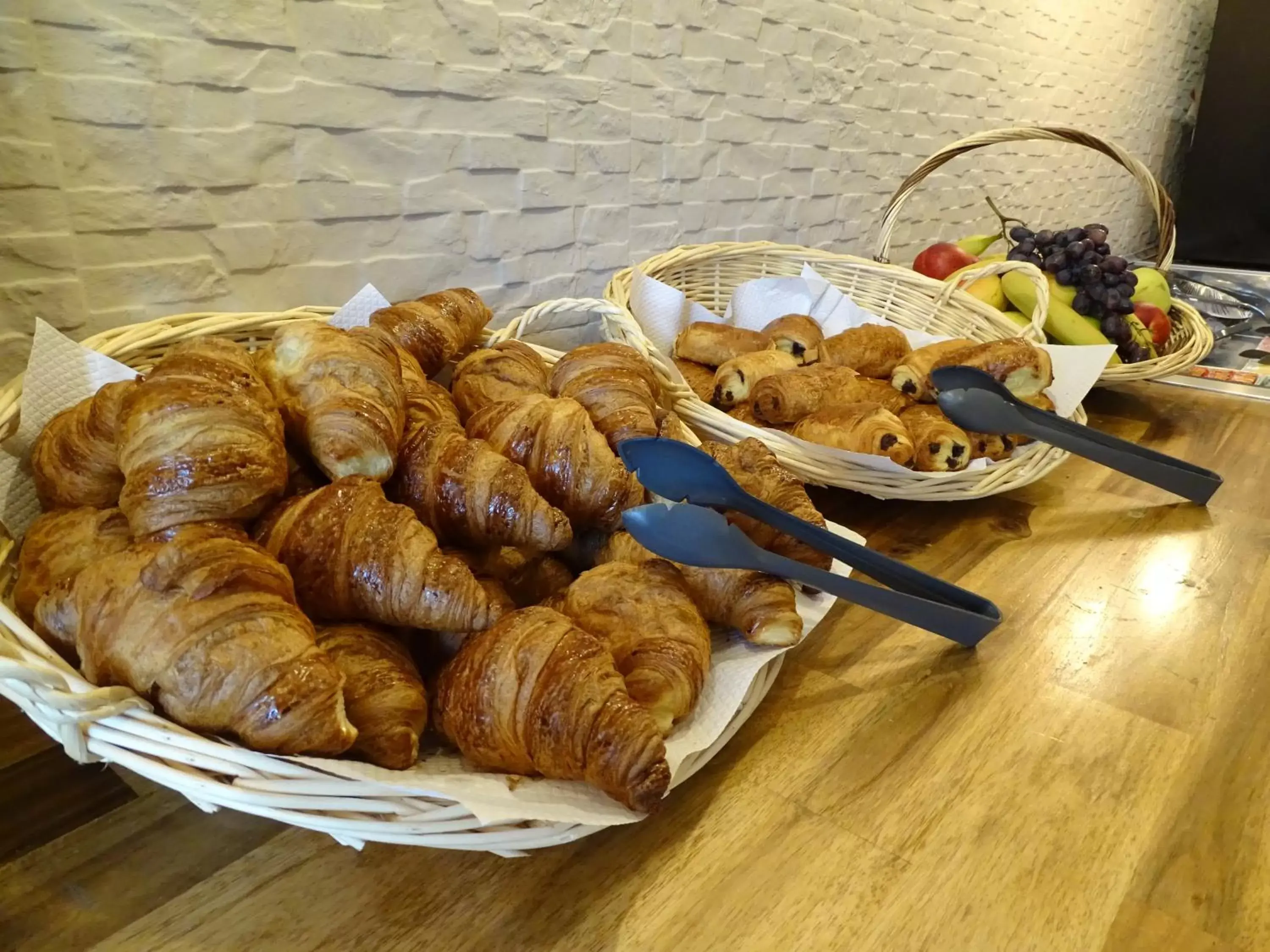 Buffet breakfast, Food in Euro Hôtel Paris Créteil