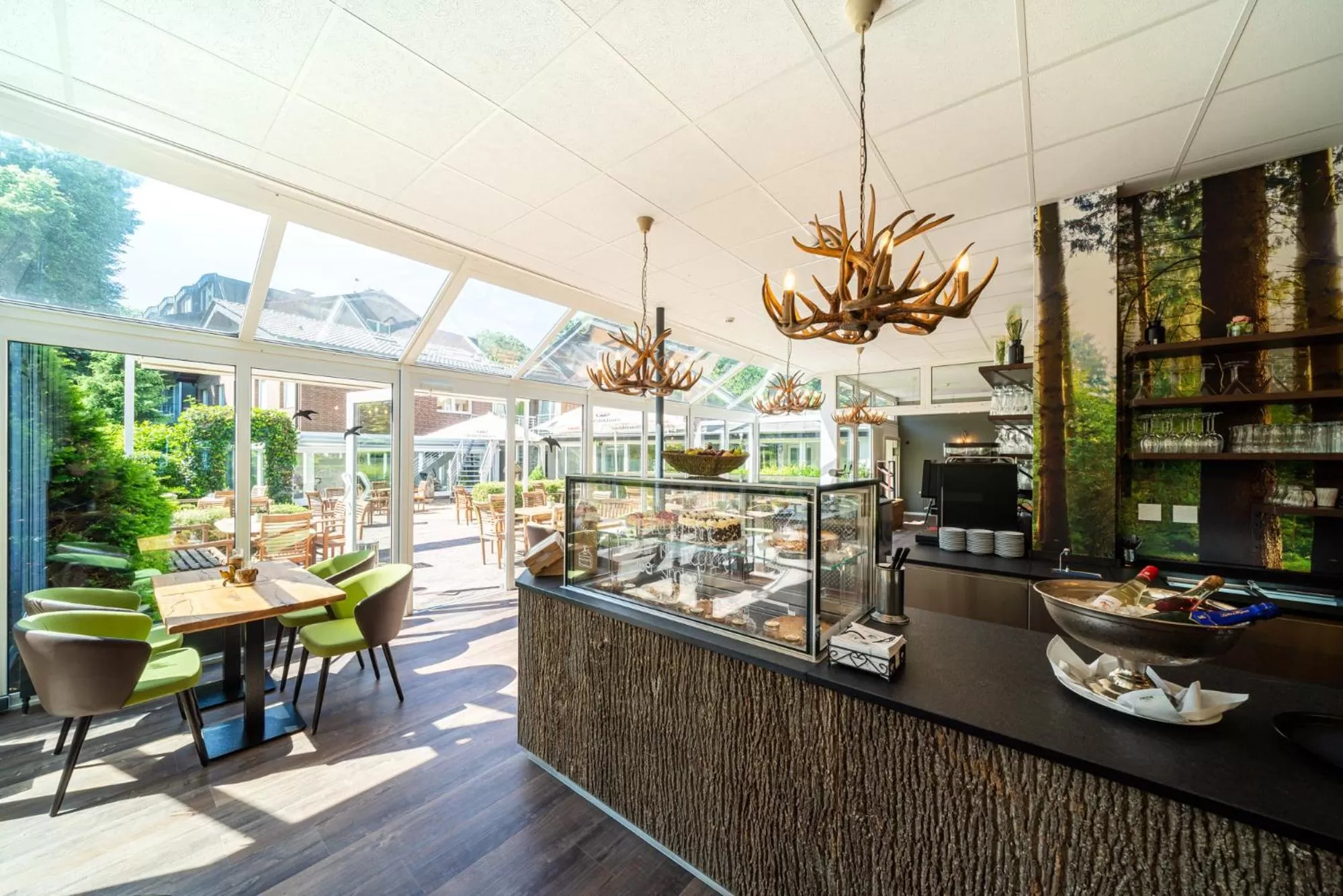 Restaurant/places to eat in Waldhotel Tannenhäuschen