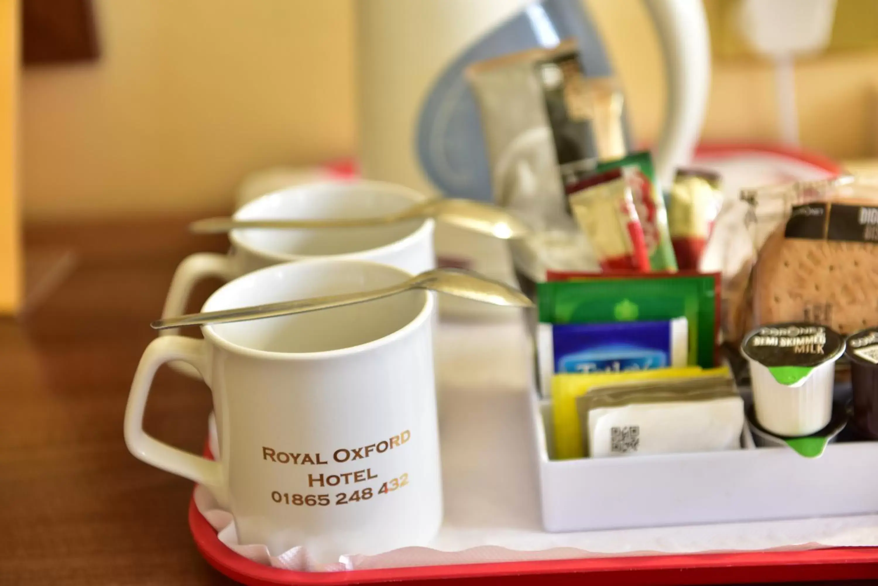 Coffee/tea facilities in Royal Oxford Hotel