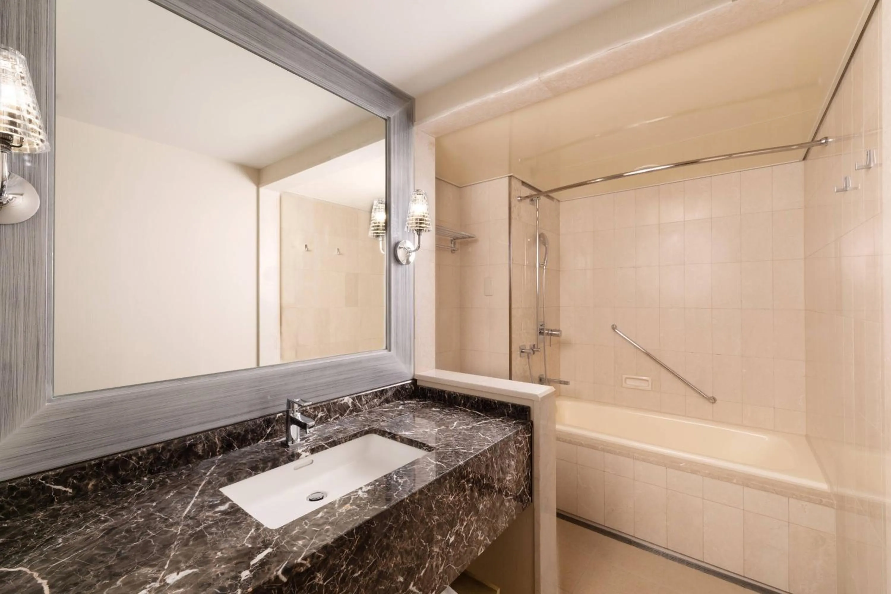 Bathroom in Tokyo Marriott Hotel