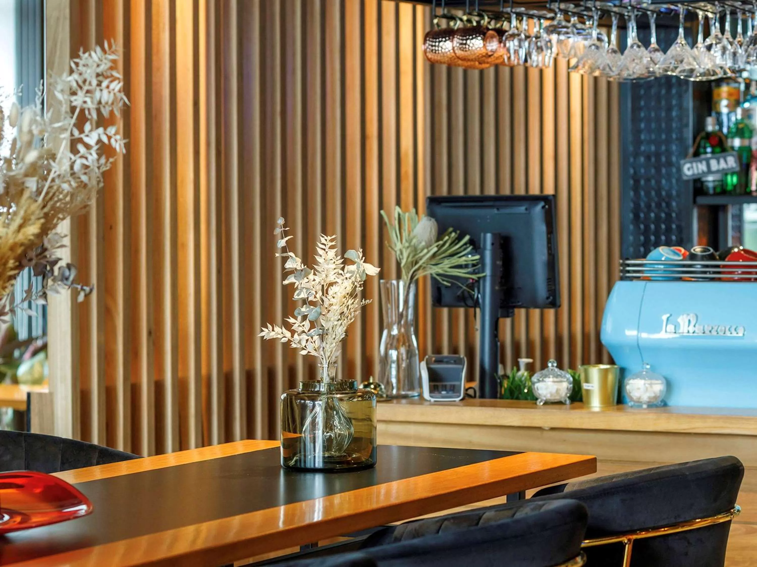 Restaurant/places to eat in Avani Melbourne Jazz Corner Residences