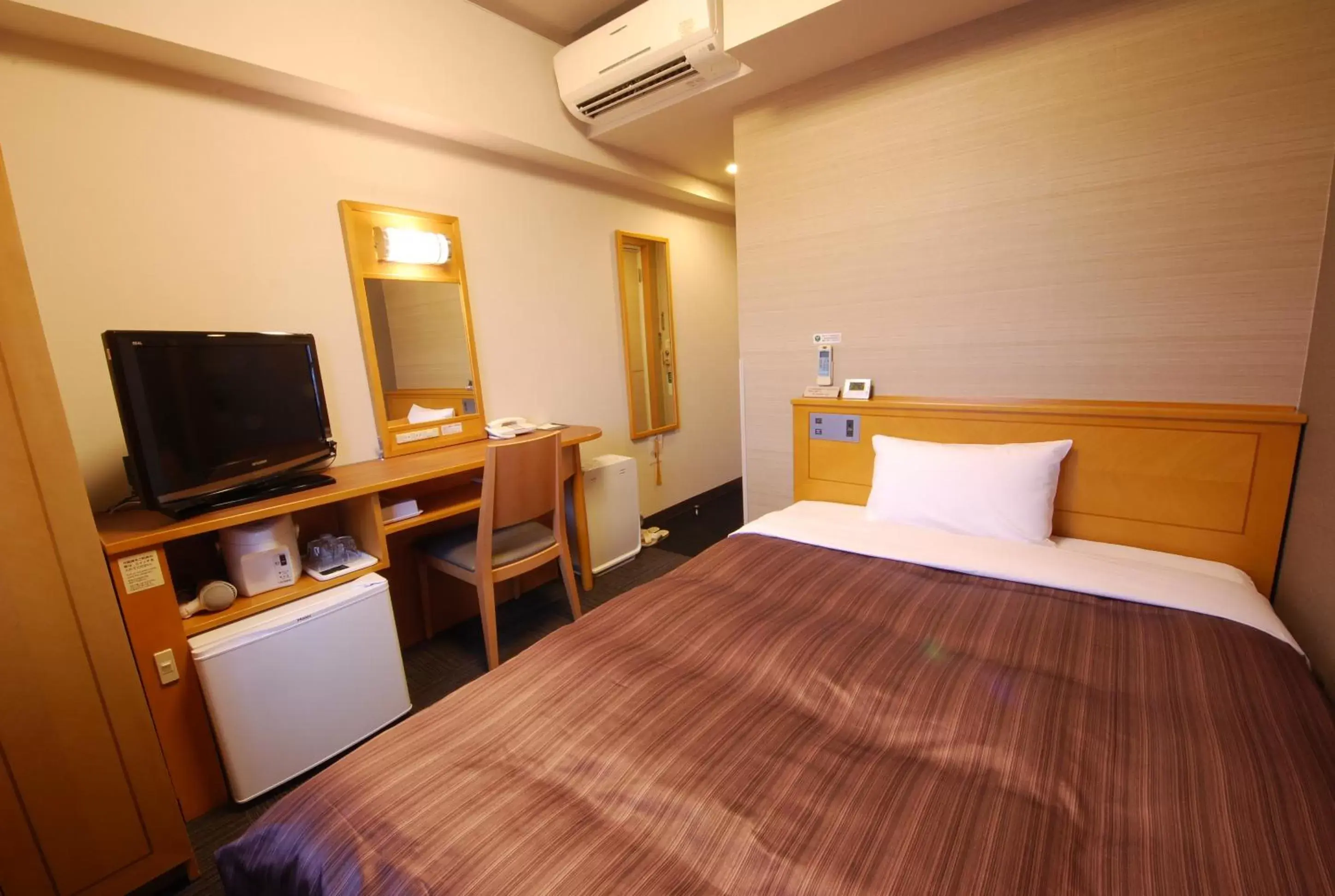 Bed in Hotel Route-Inn Hon Hachinohe Ekimae