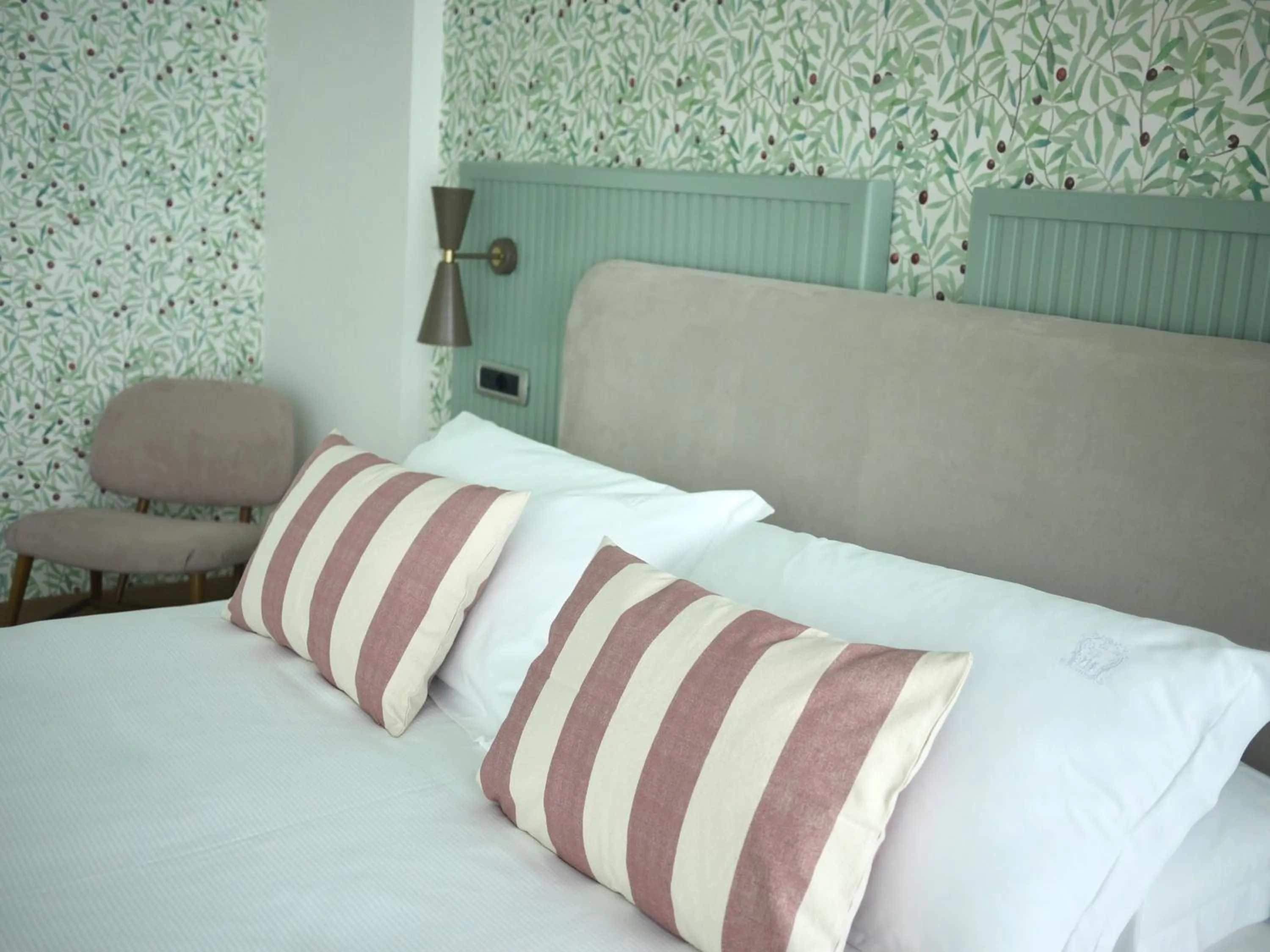 Bed in Reginna Palace Hotel