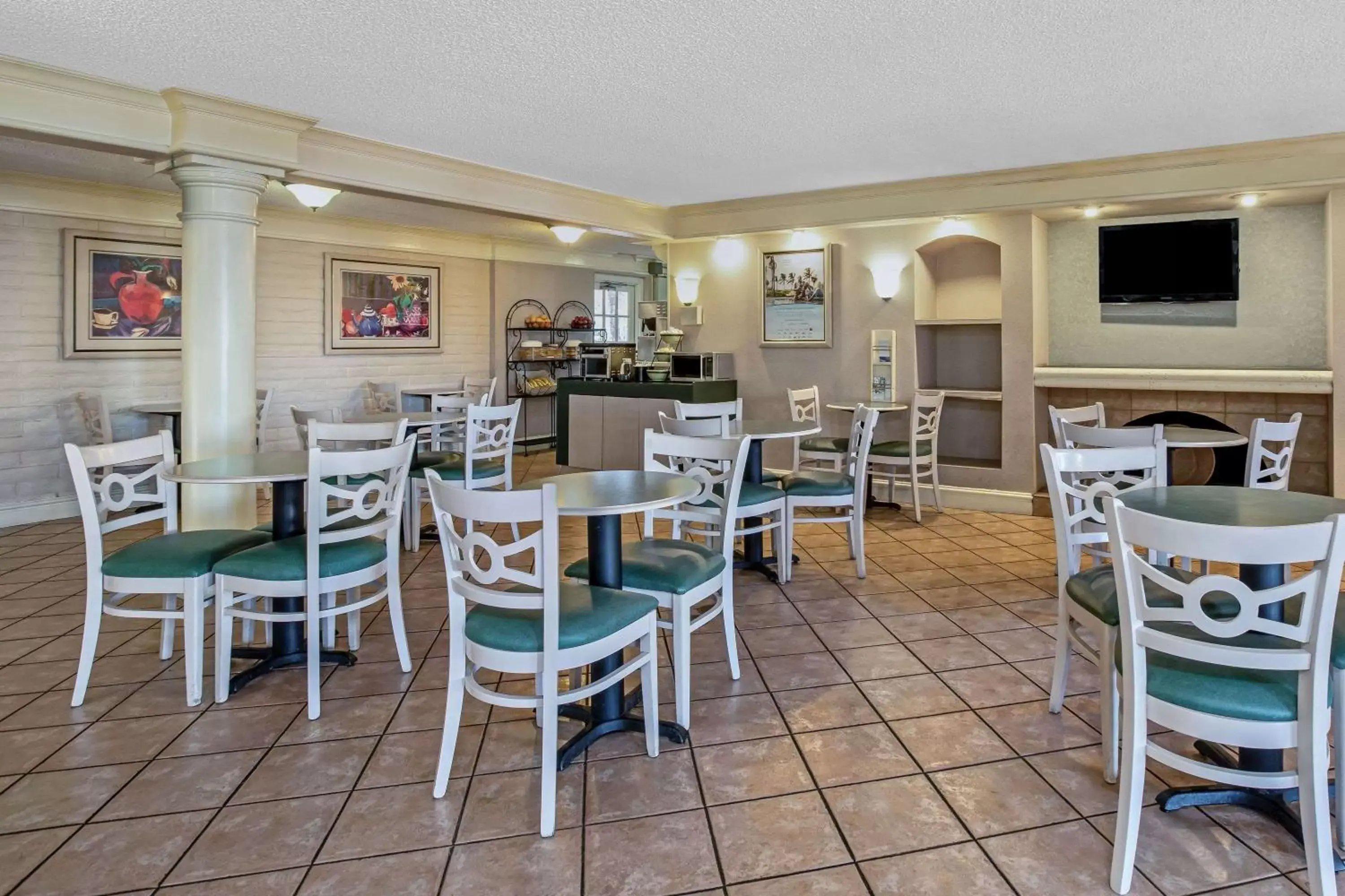 Restaurant/Places to Eat in La Quinta Inn by Wyndham Stockton