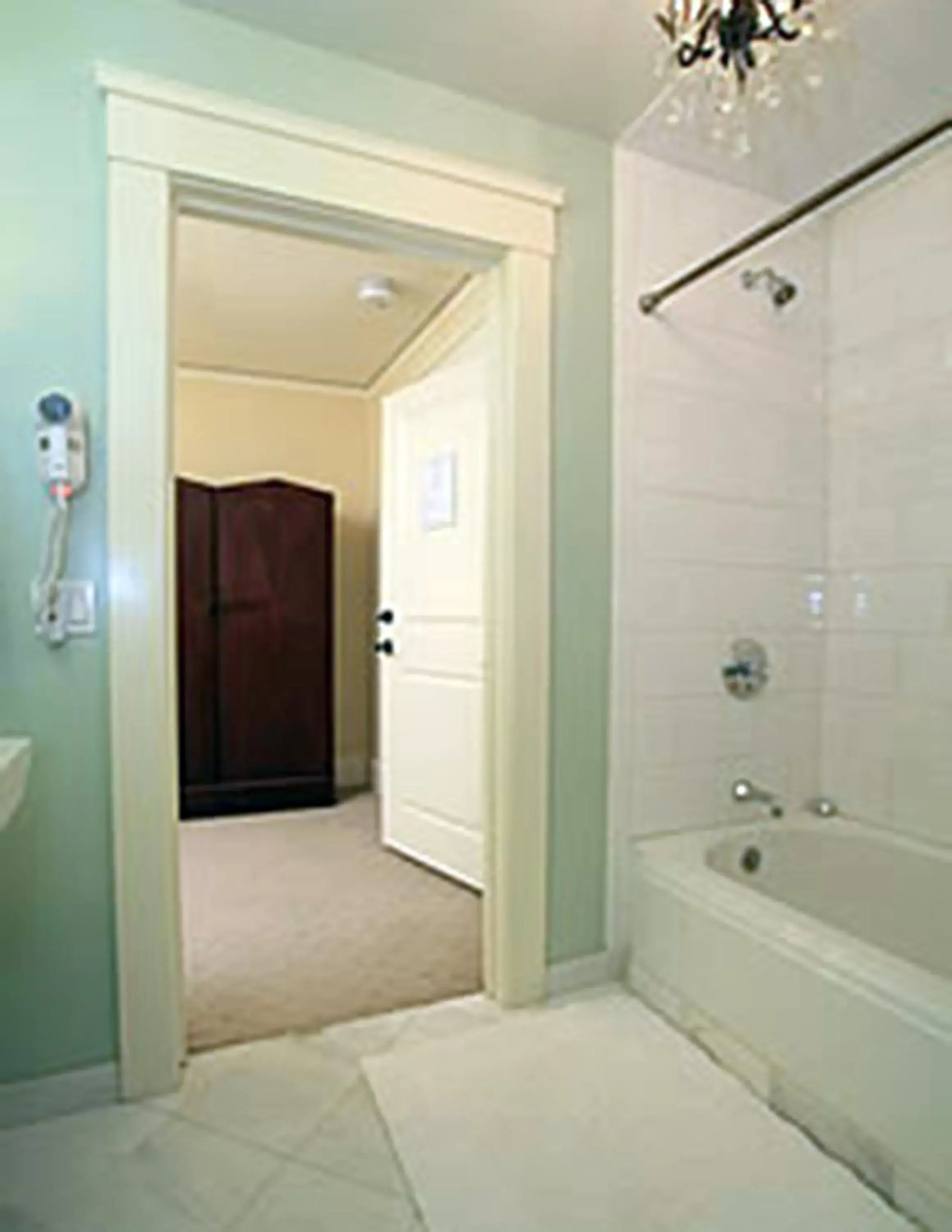 Bathroom in Arroyo Vista Inn