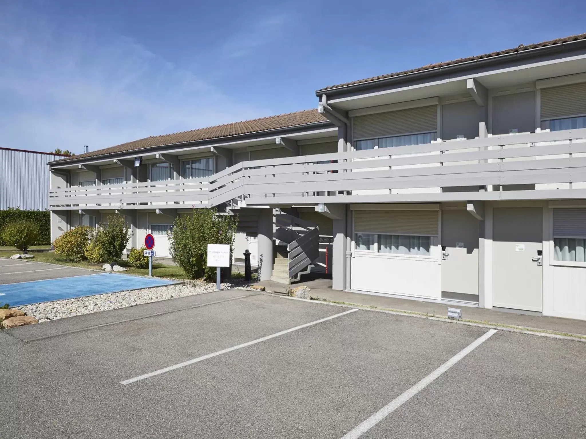 Facade/entrance, Property Building in Campanile Lyon Sud Feyzin