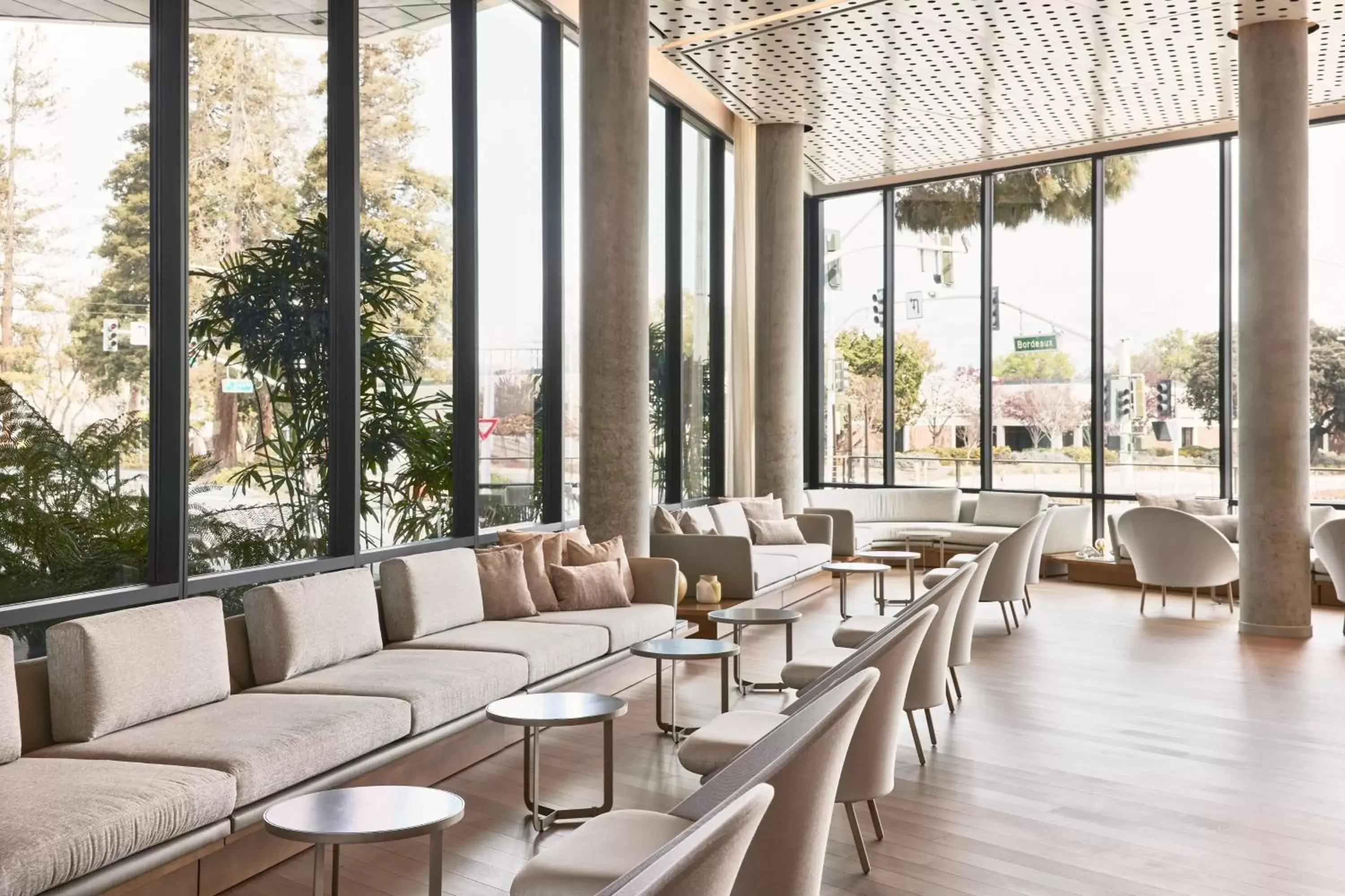 Lounge or bar in AC Hotel by Marriott Sunnyvale Moffett Park