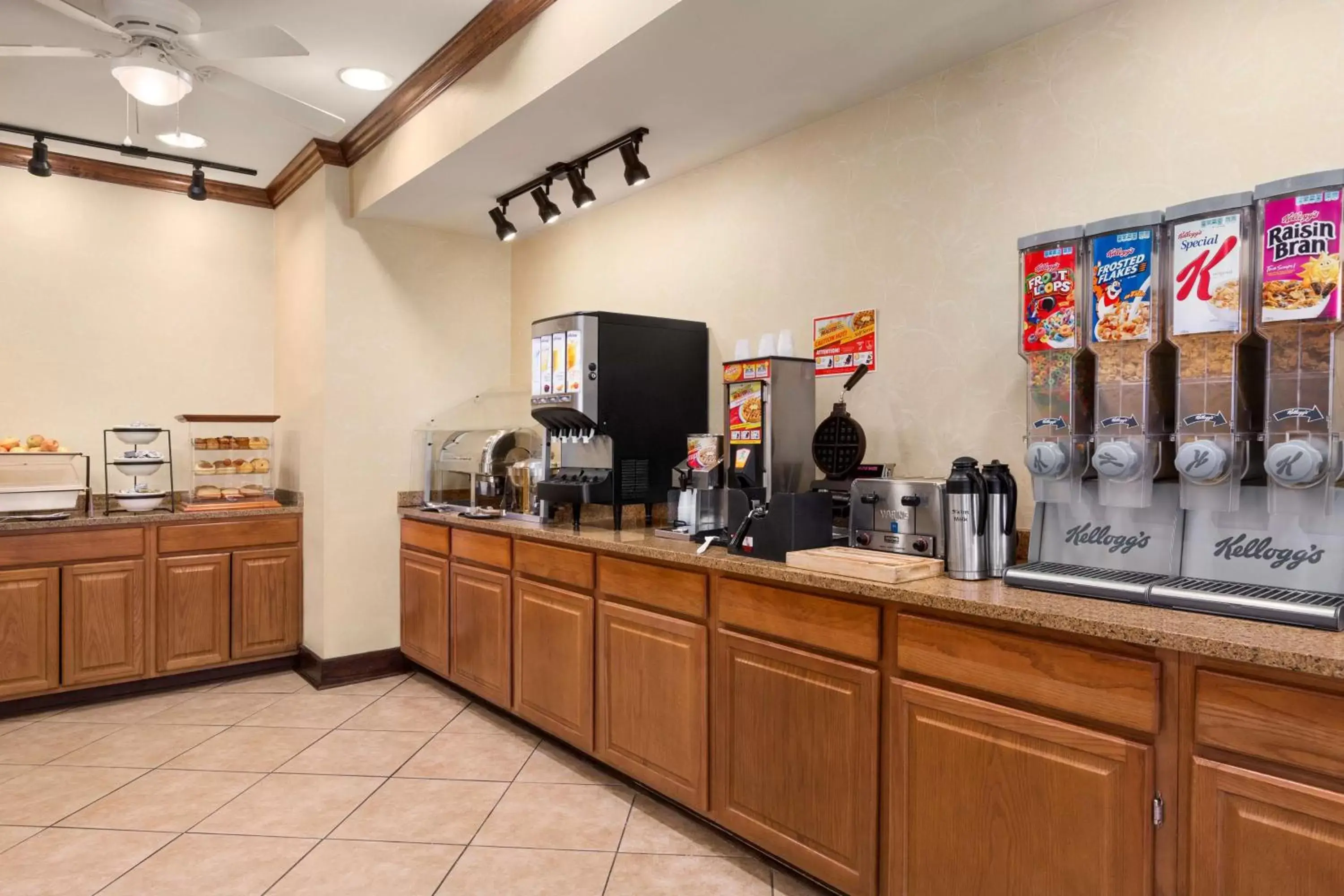 Restaurant/places to eat in Country Inn & Suites by Radisson, Savannah I-95 North