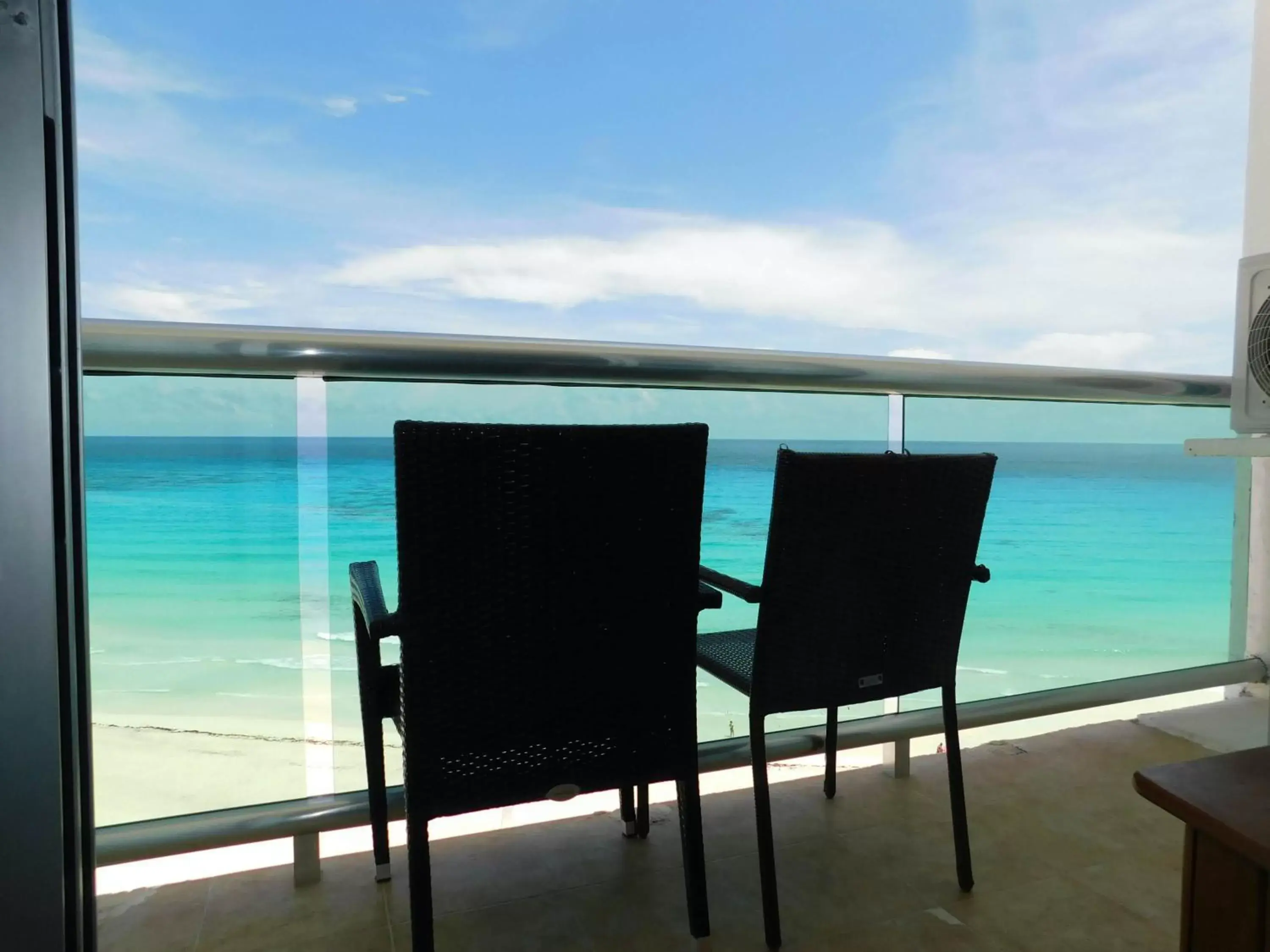 Sea View in Ocean Dream Cancun by GuruHotel