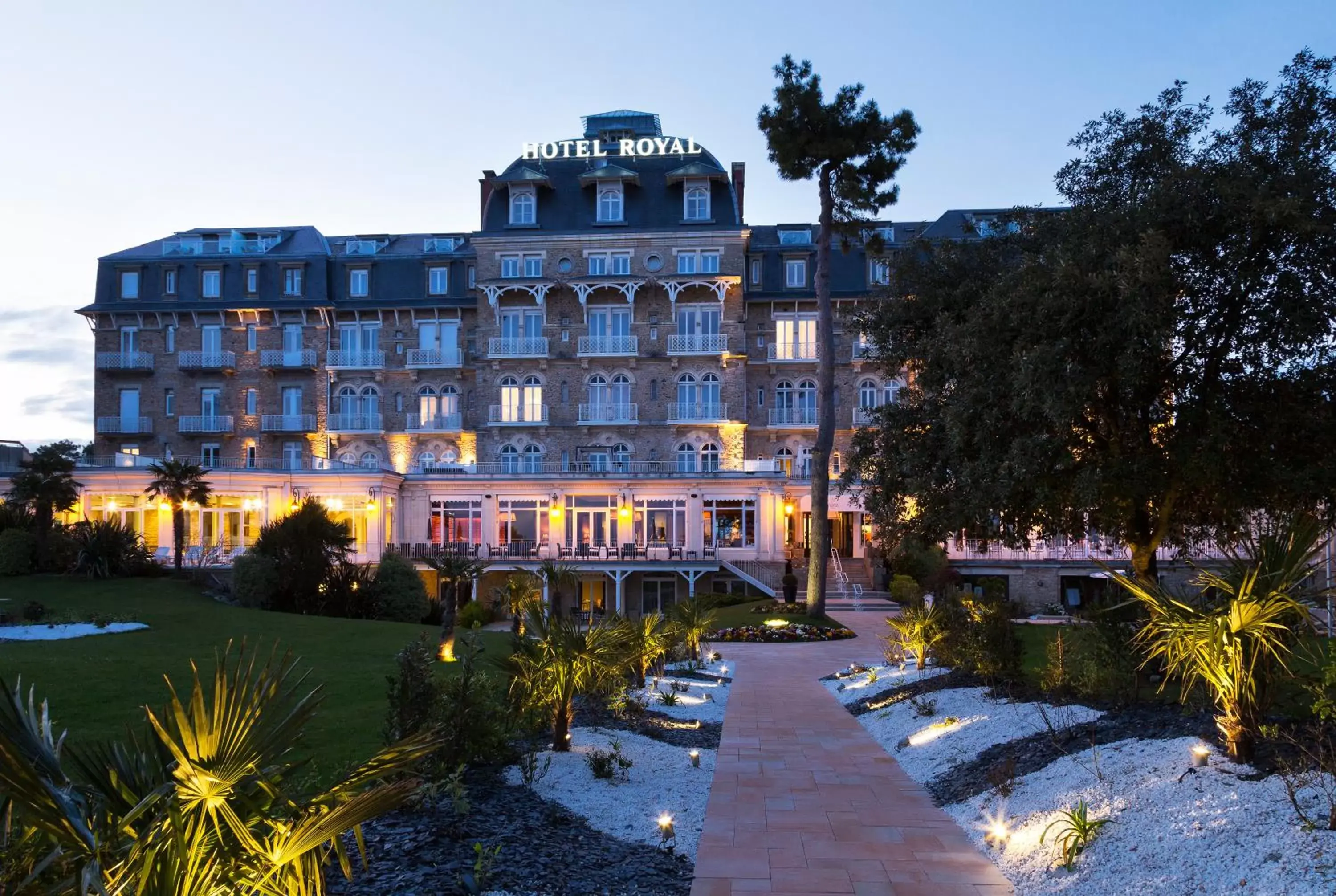 Facade/entrance, Property Building in Hôtel Barrière Le Royal La Baule