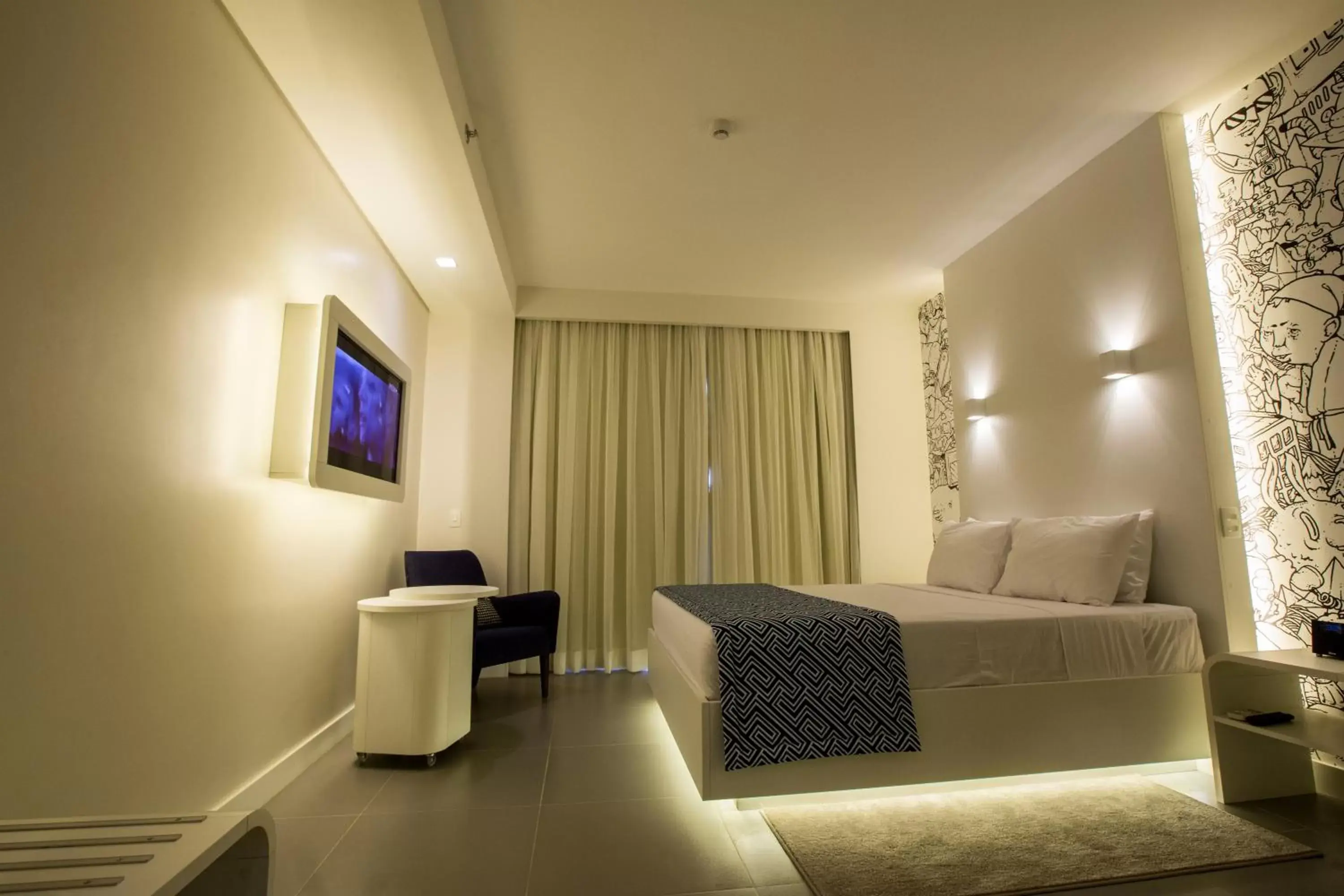 Bedroom, Lounge/Bar in ibis Styles Pouso Alegre