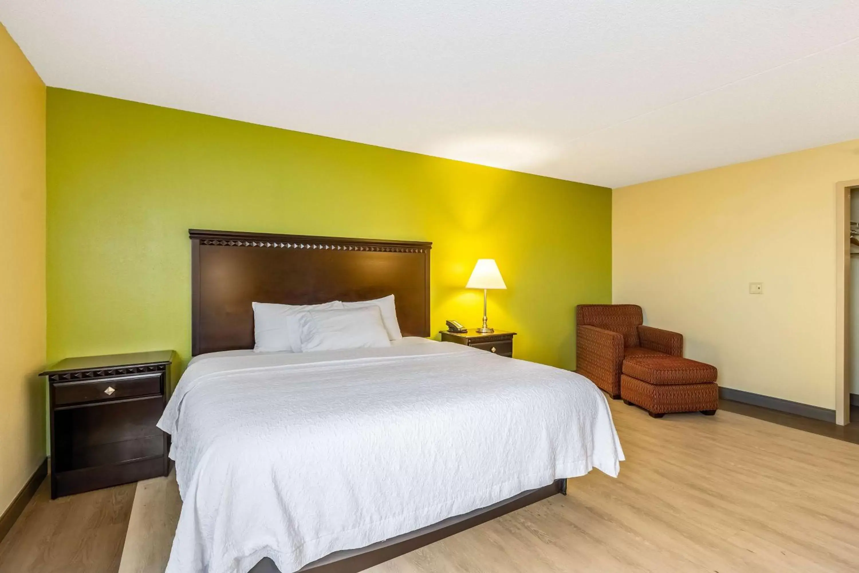 King Room - Non-Smoking in Motel 6-Conway, AR King Room - Non-Smoking in Motel 6-Conway, AR