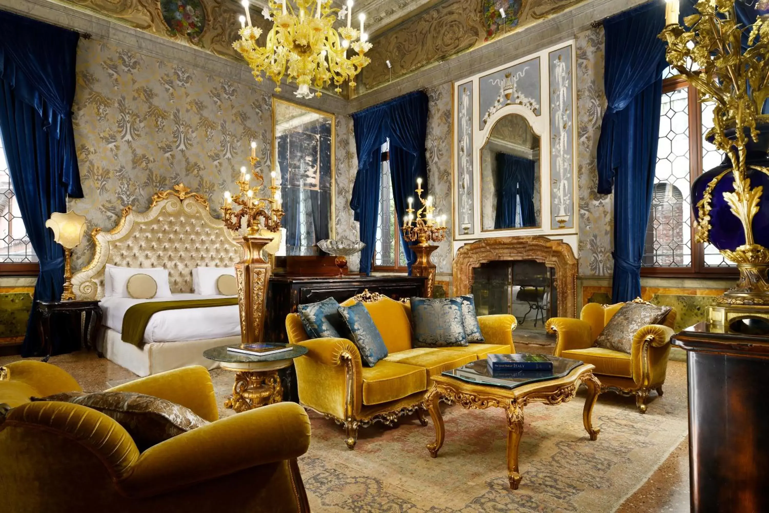 Seating area in Palazzo Venart Luxury Hotel