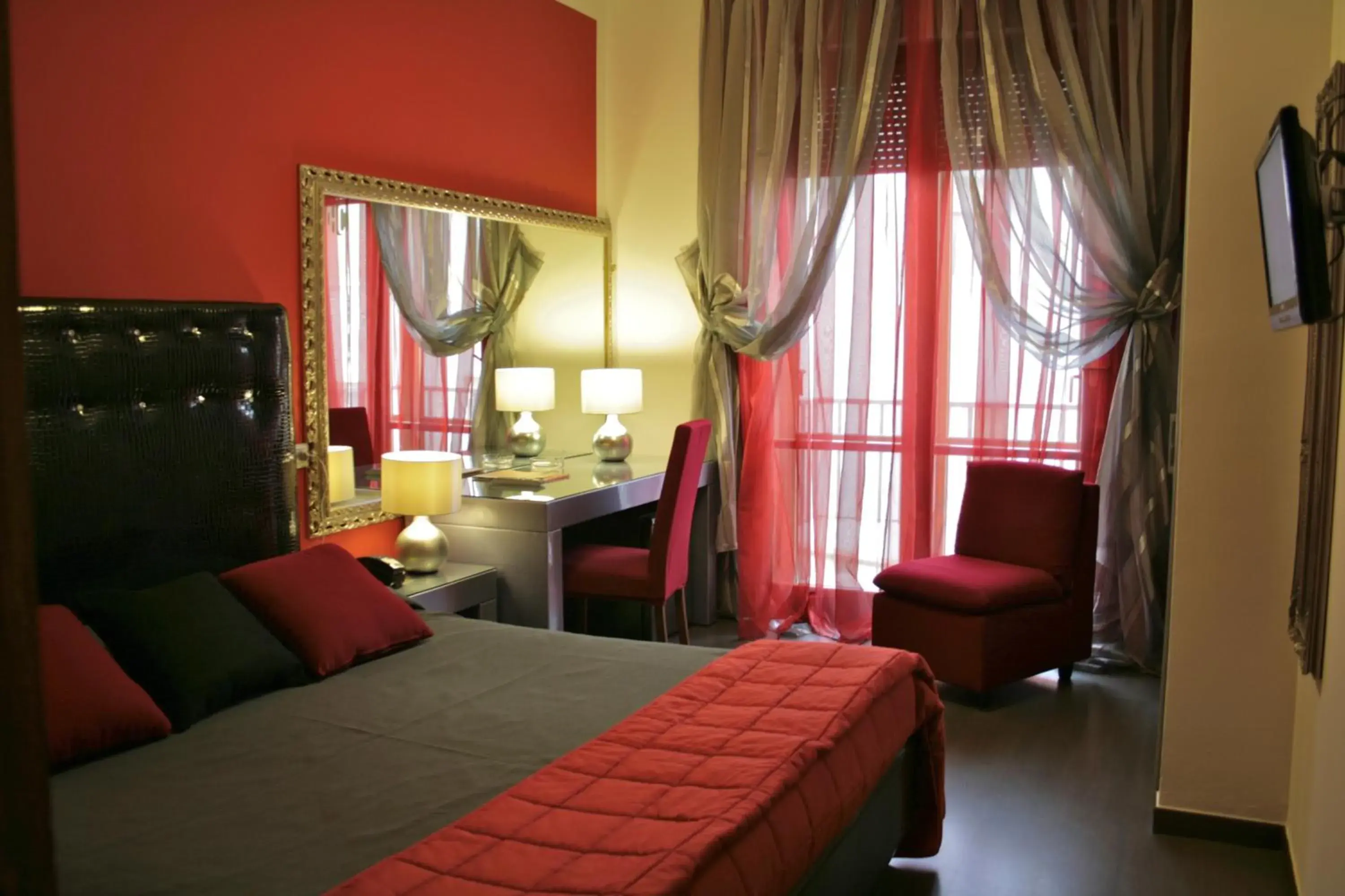 Photo of the whole room, Bed in Hotel Continentale