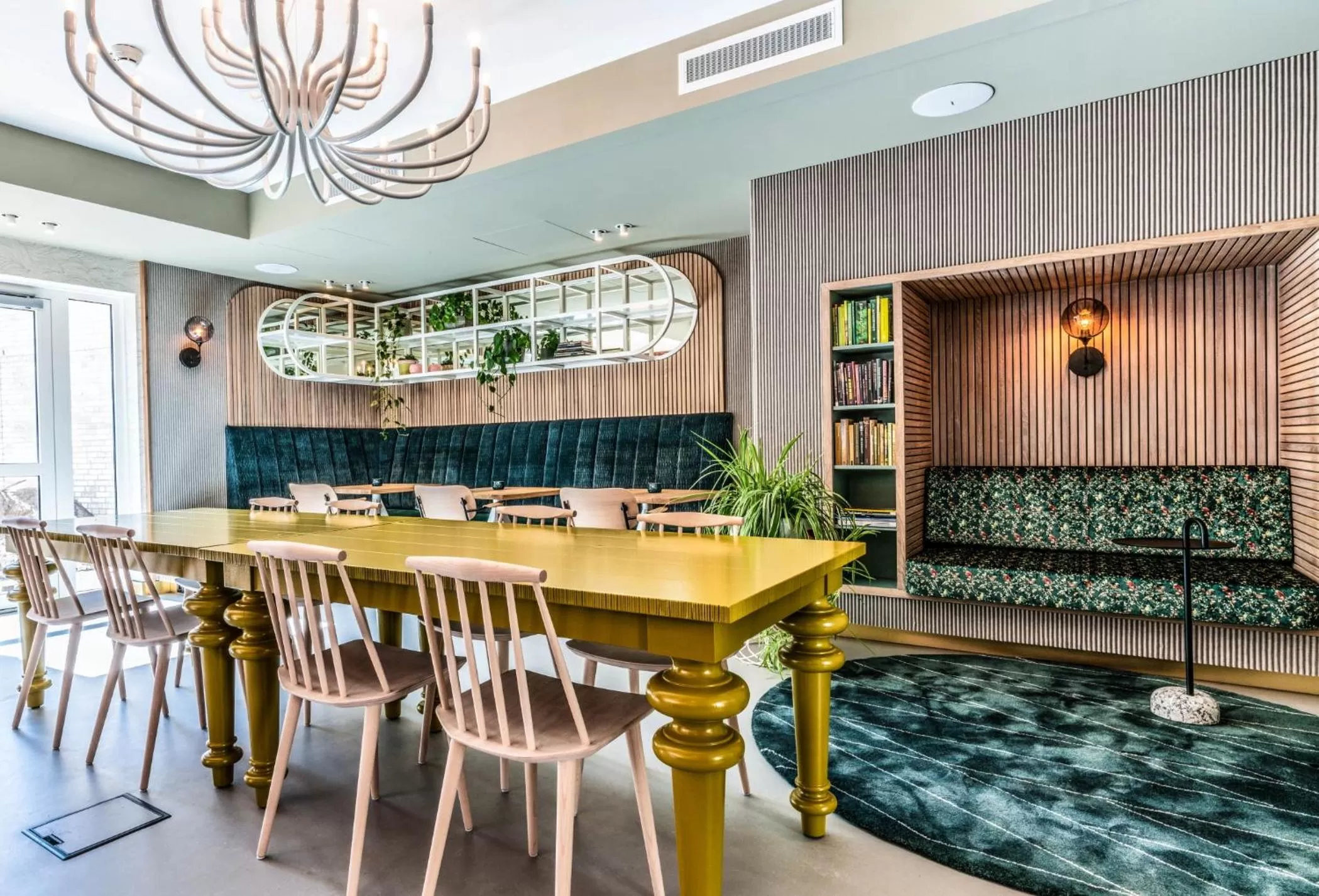 Restaurant/places to eat in blooming