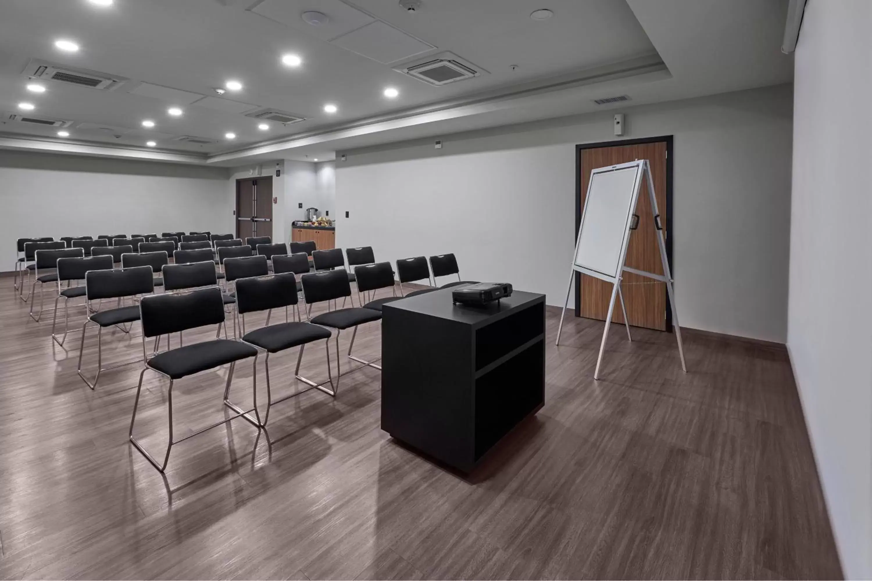 Meeting/conference room in City Express by Marriott Monterrey Lindavista