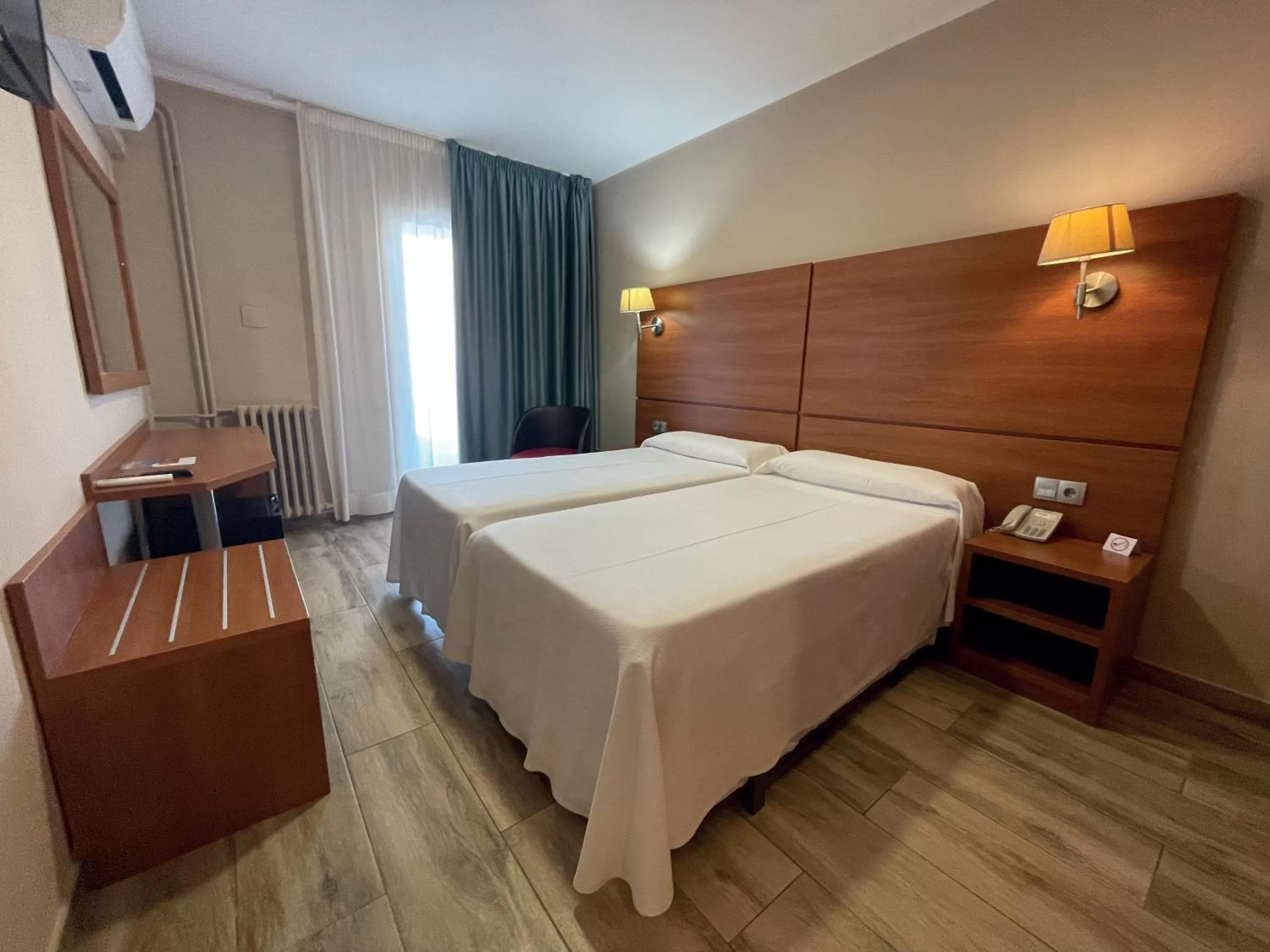 Bedroom, Bed in Hotel Maria del Mar