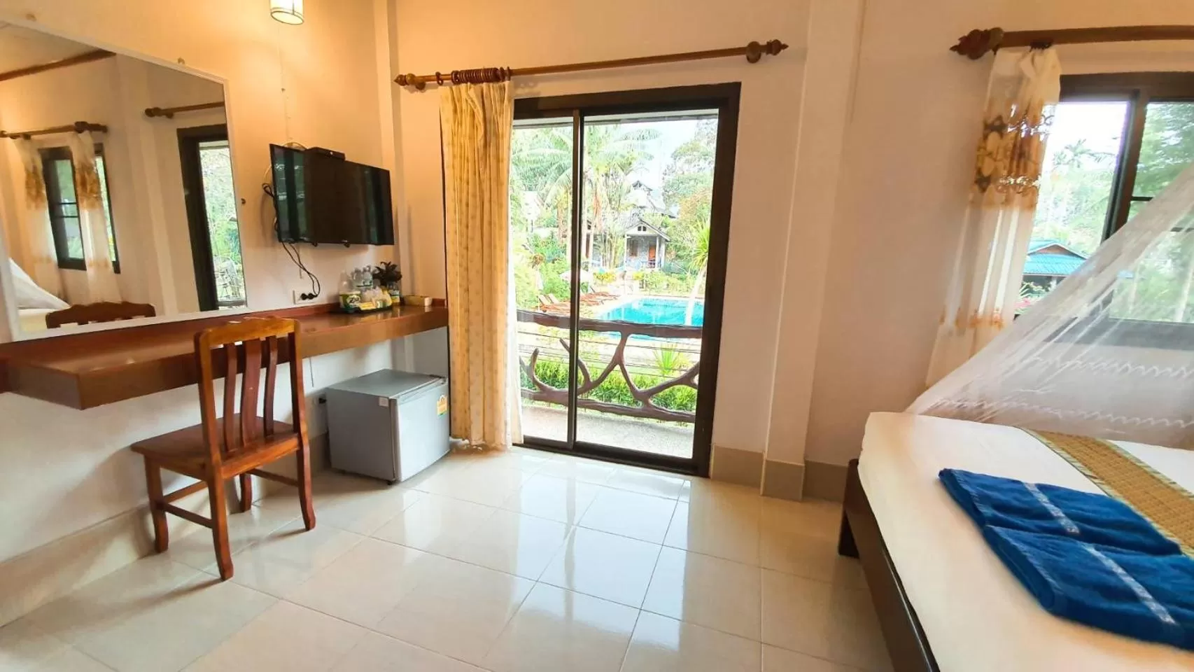 Garden view, Bed in Tree Tops River Huts