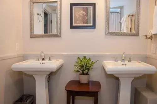 Bathroom in Jean Lafitte House