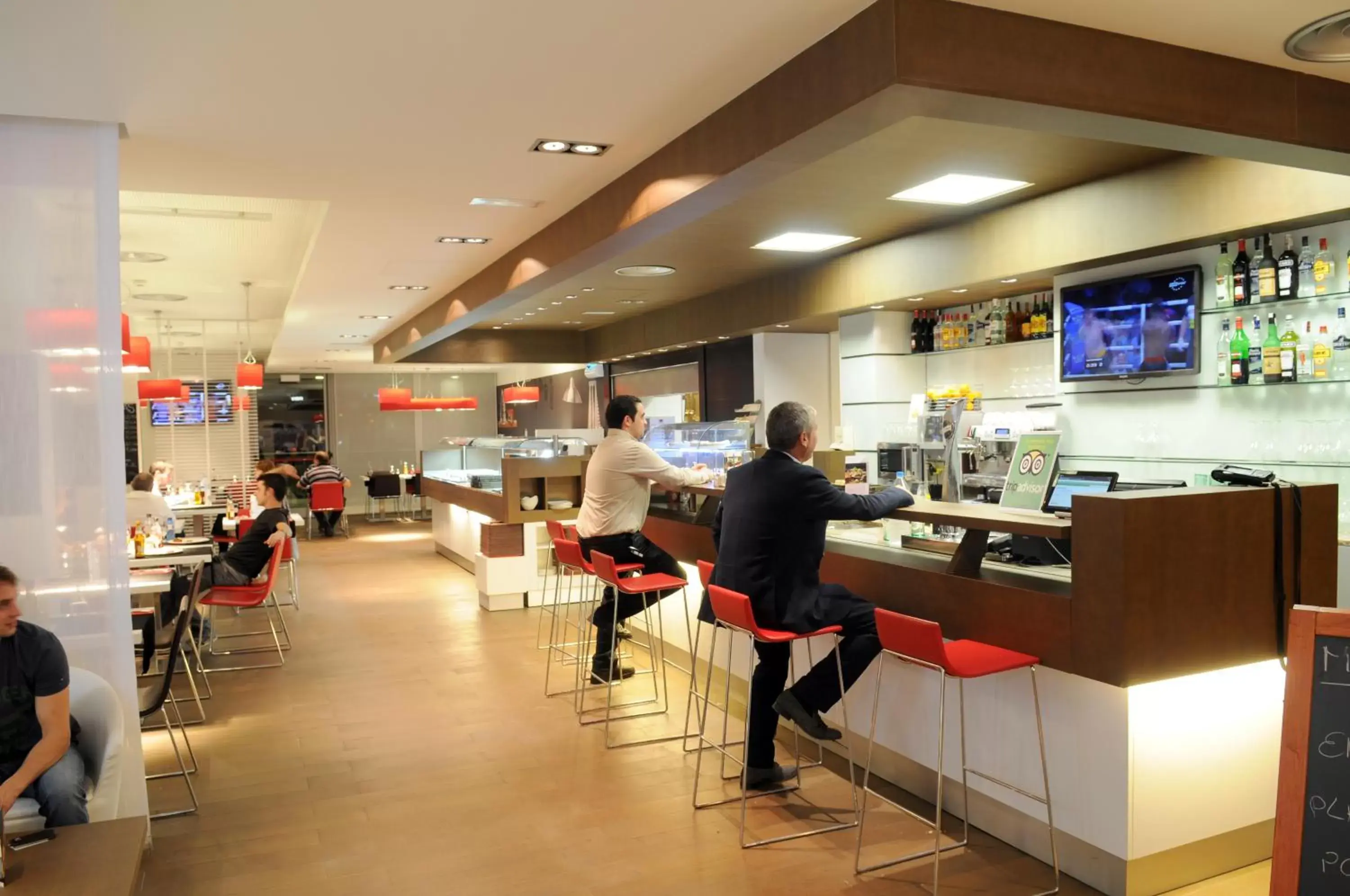 Restaurant/Places to Eat in Ibis Budget Lleida