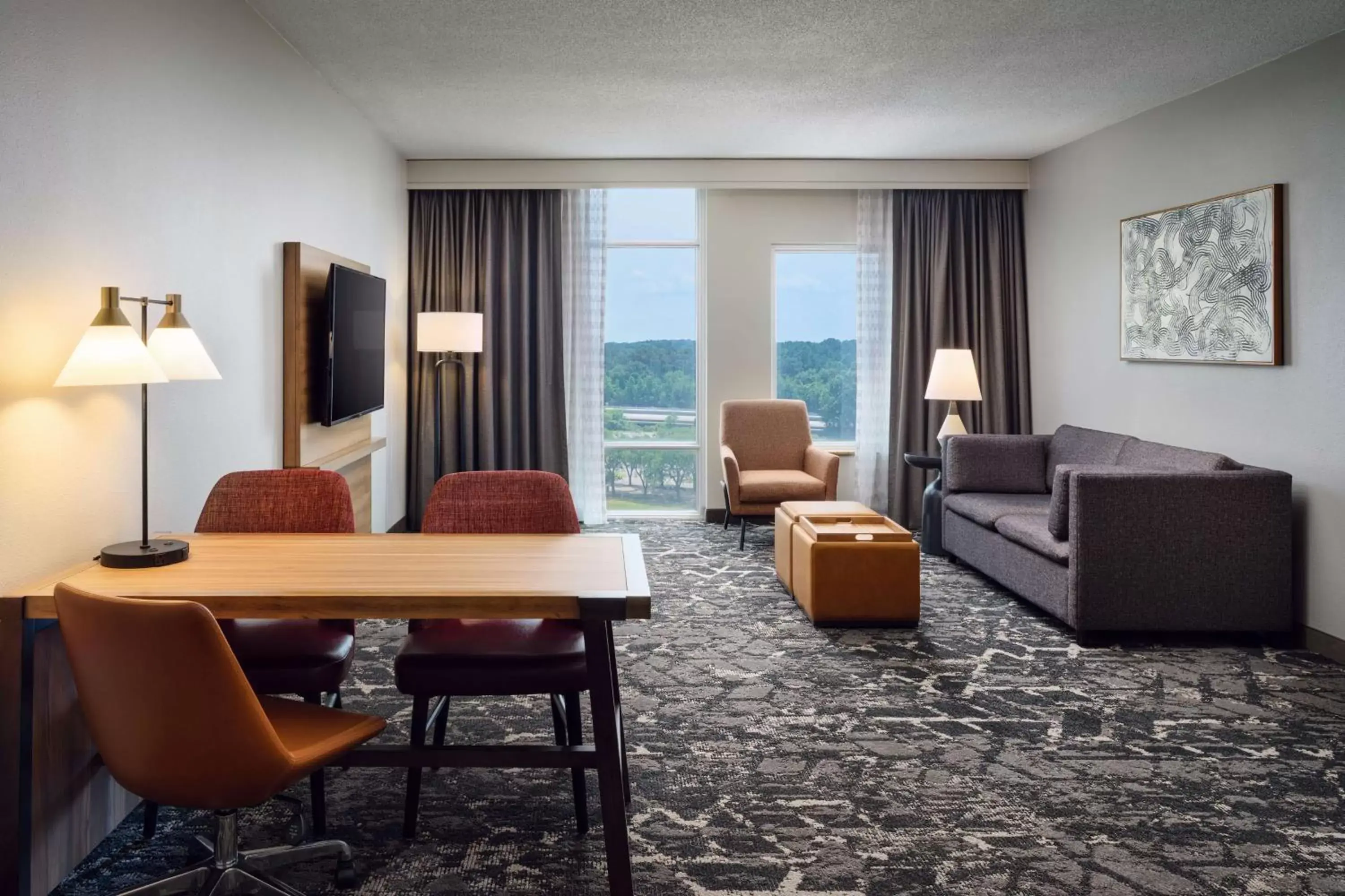 Living room, Seating Area in Embassy Suites by Hilton Hampton Convention Center