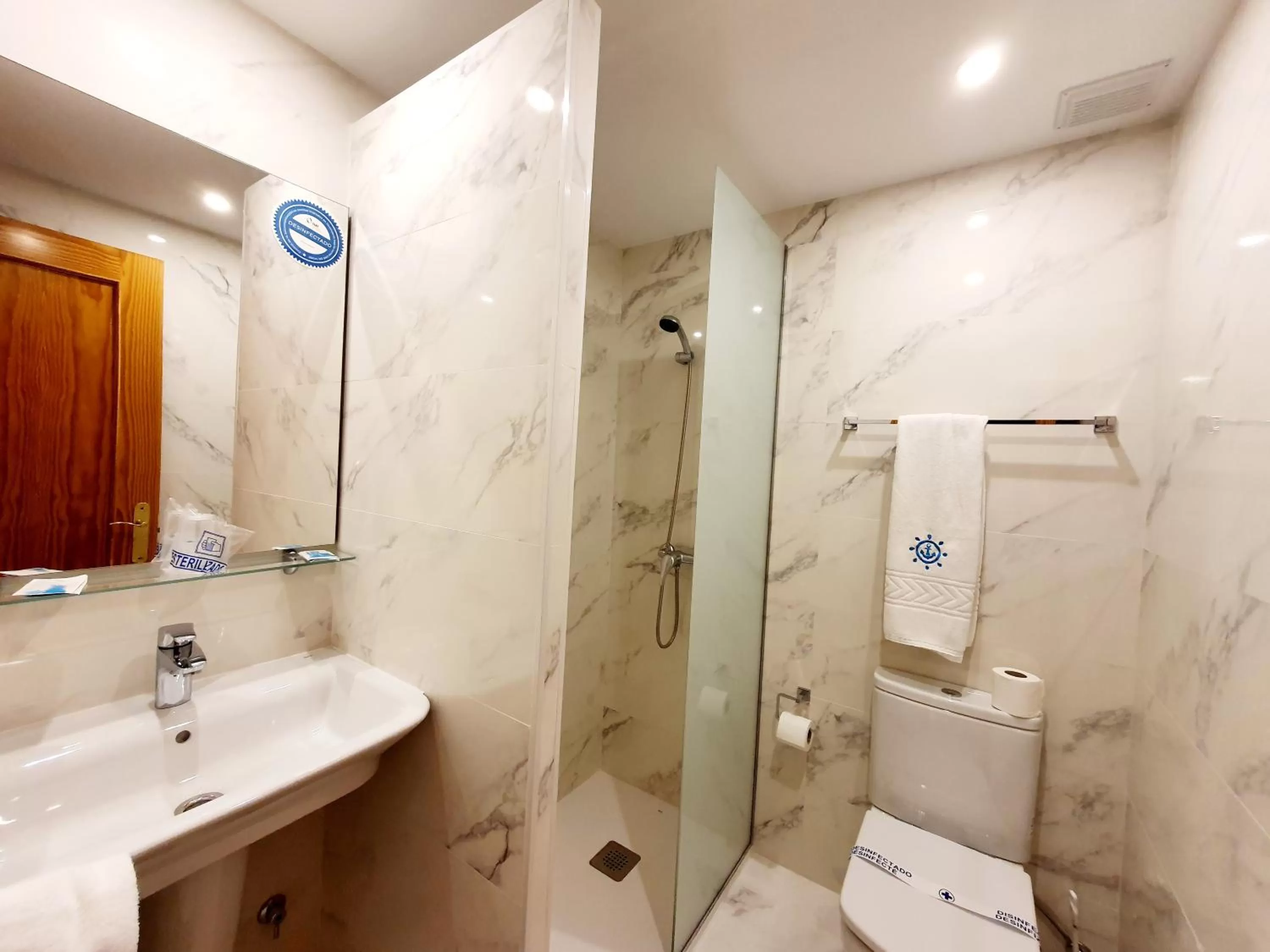 Bathroom in Hotel Marítimo Urban