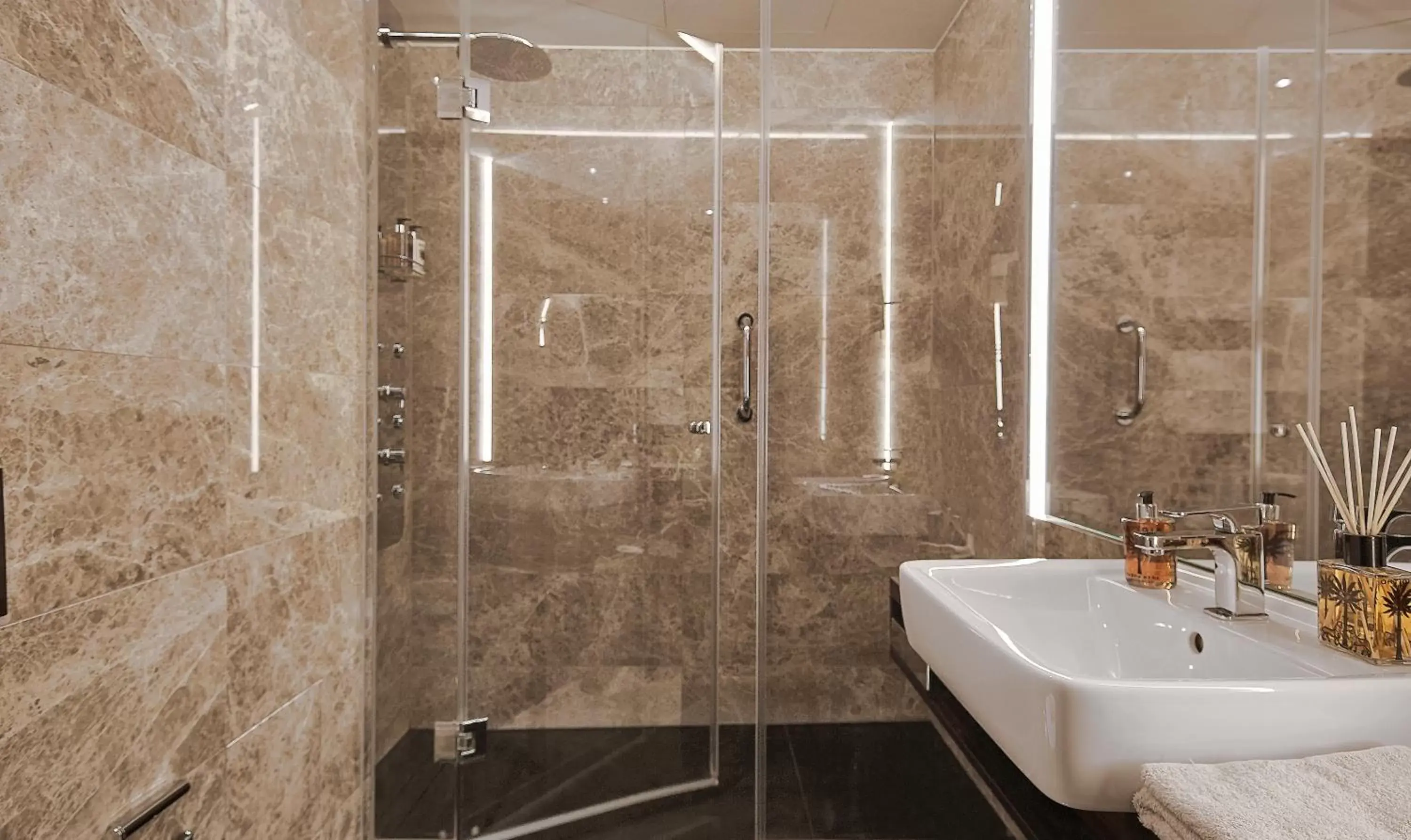 Bathroom in Living Hotel Das Viktualienmarkt Bathroom in Living Hotel Das Viktualienmarkt