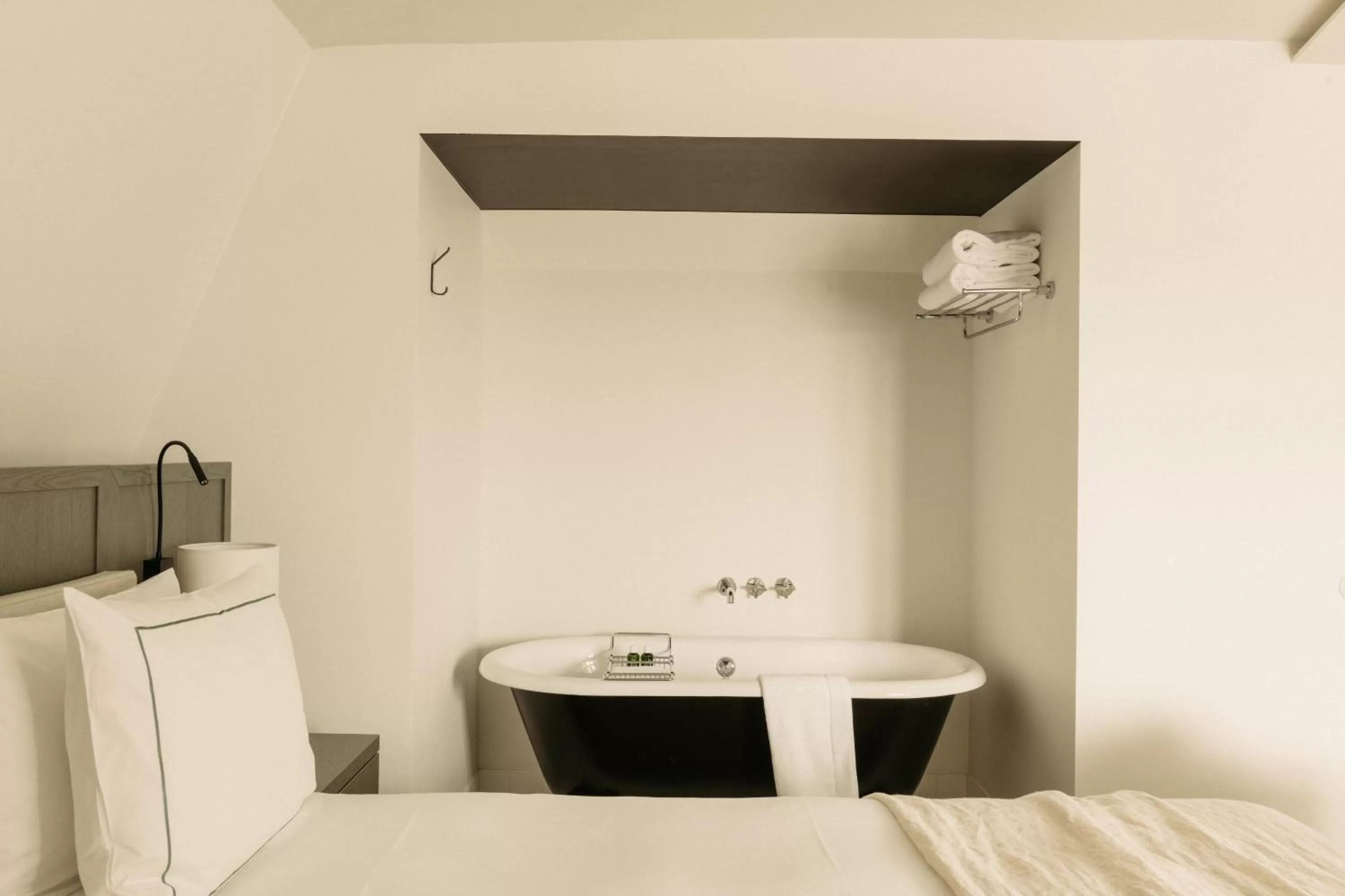 Bathroom, Bed in august