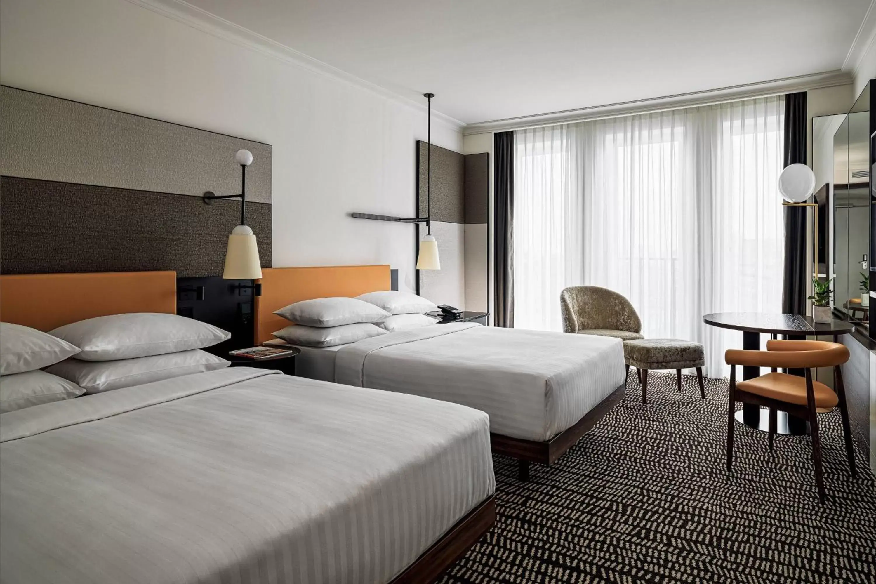 Photo of the whole room, Bed in Berlin Marriott Hotel