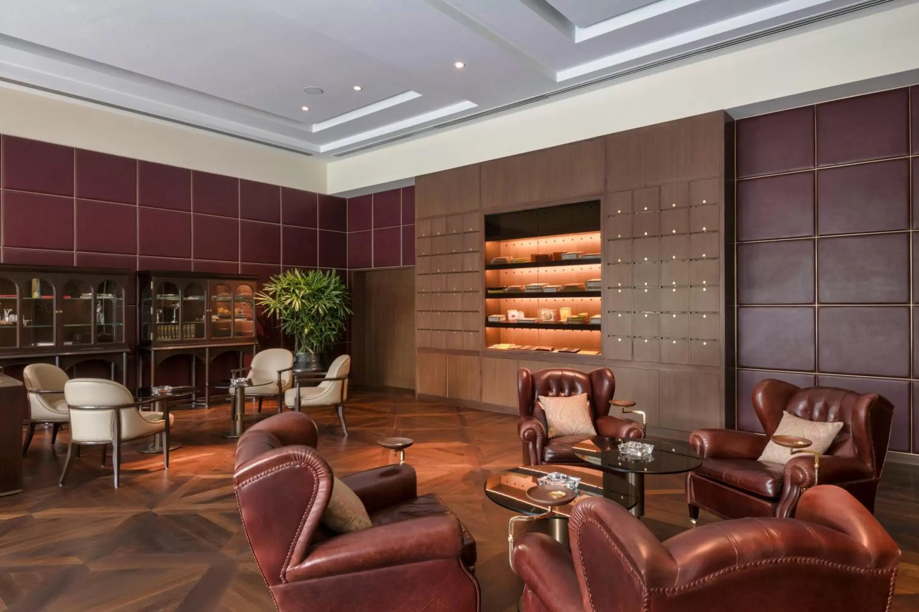 Area and facilities, Lounge/Bar in The Oberoi New Delhi