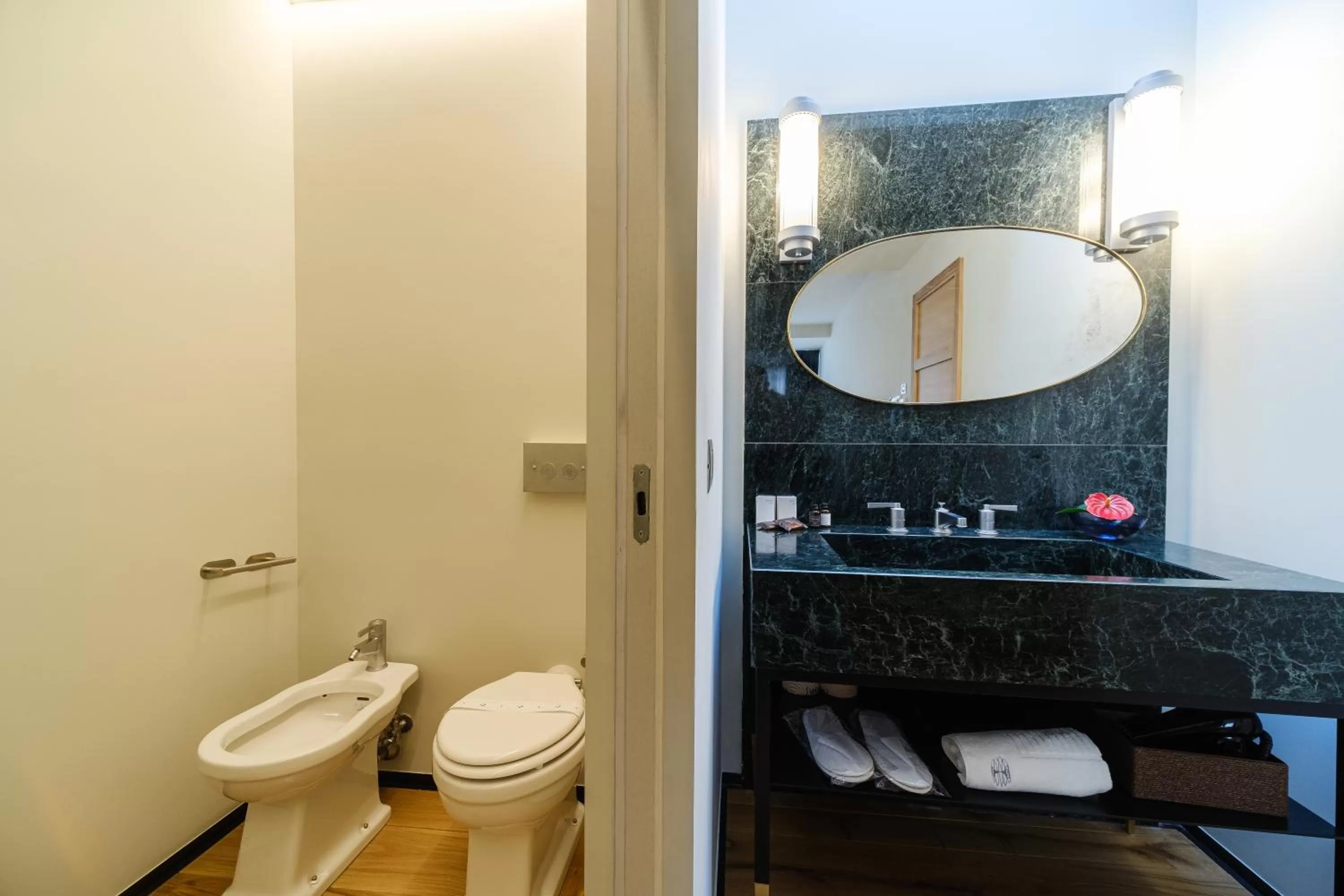 Shower, Bathroom in Club64