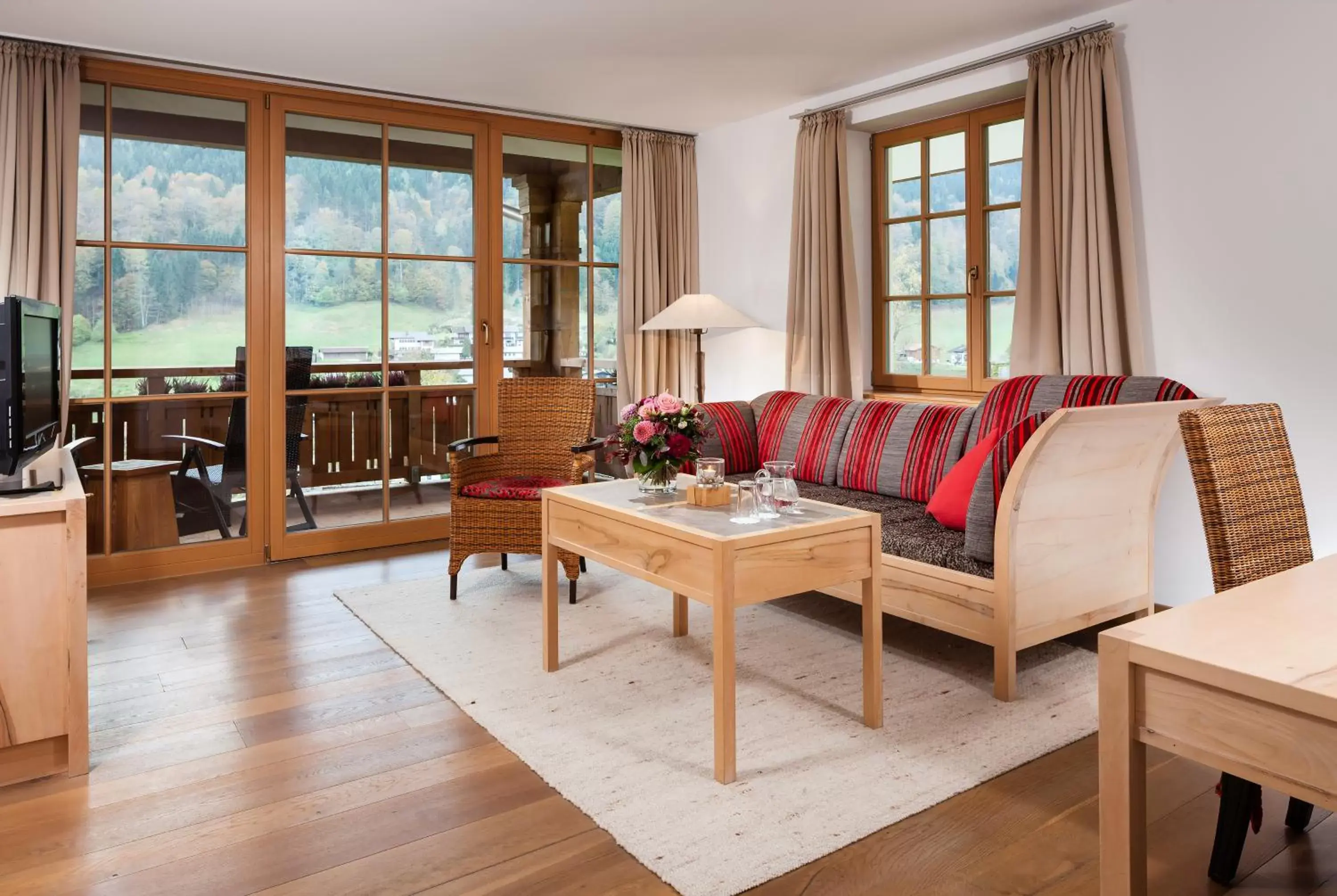 Living room, Seating Area in Berghotel Rehlegg