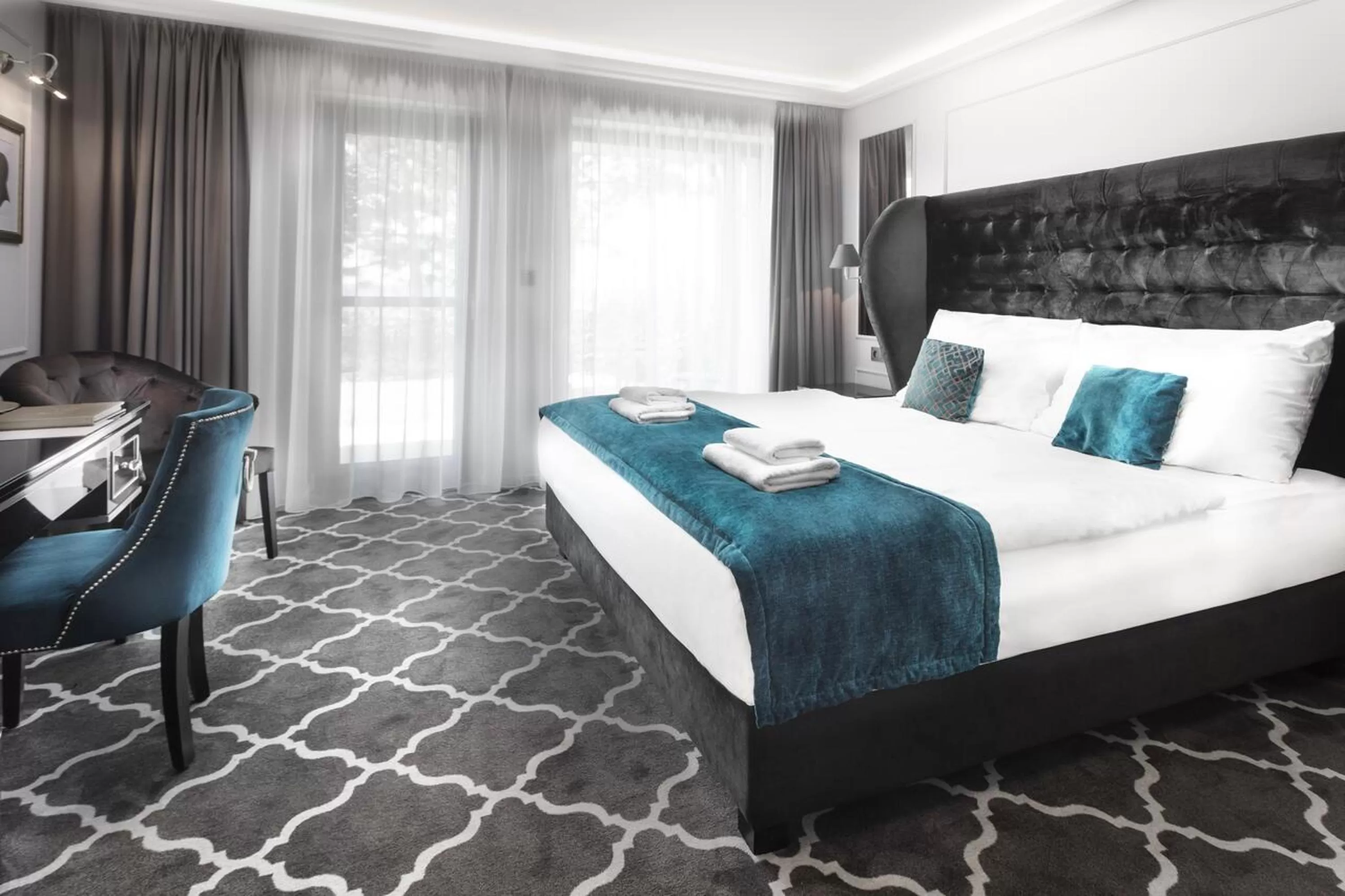 Photo of the whole room, Bed in Hotel Golden Key, 4 Stars Superior