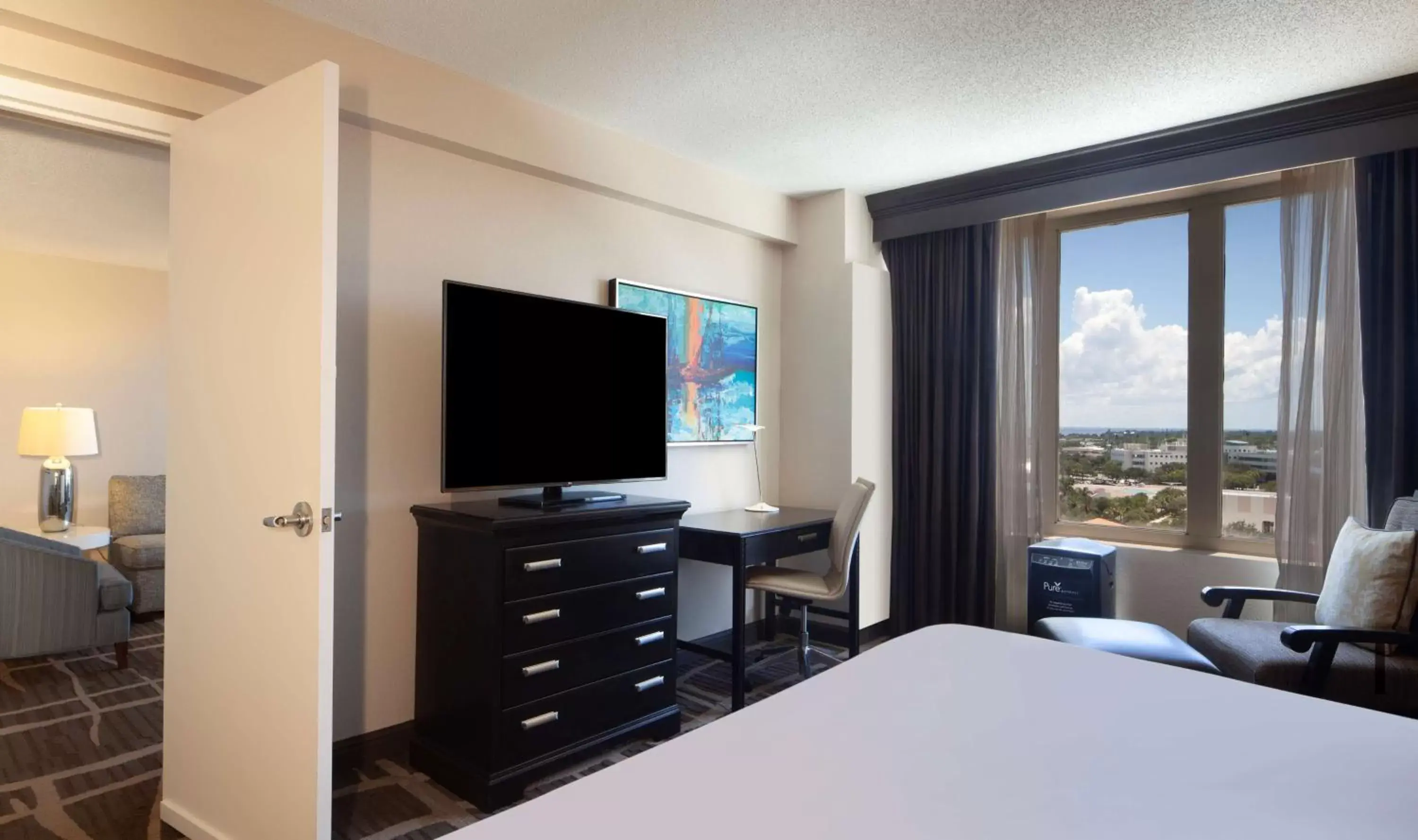 Bedroom, TV/Entertainment Center in Hilton St. Petersburg Bayfront