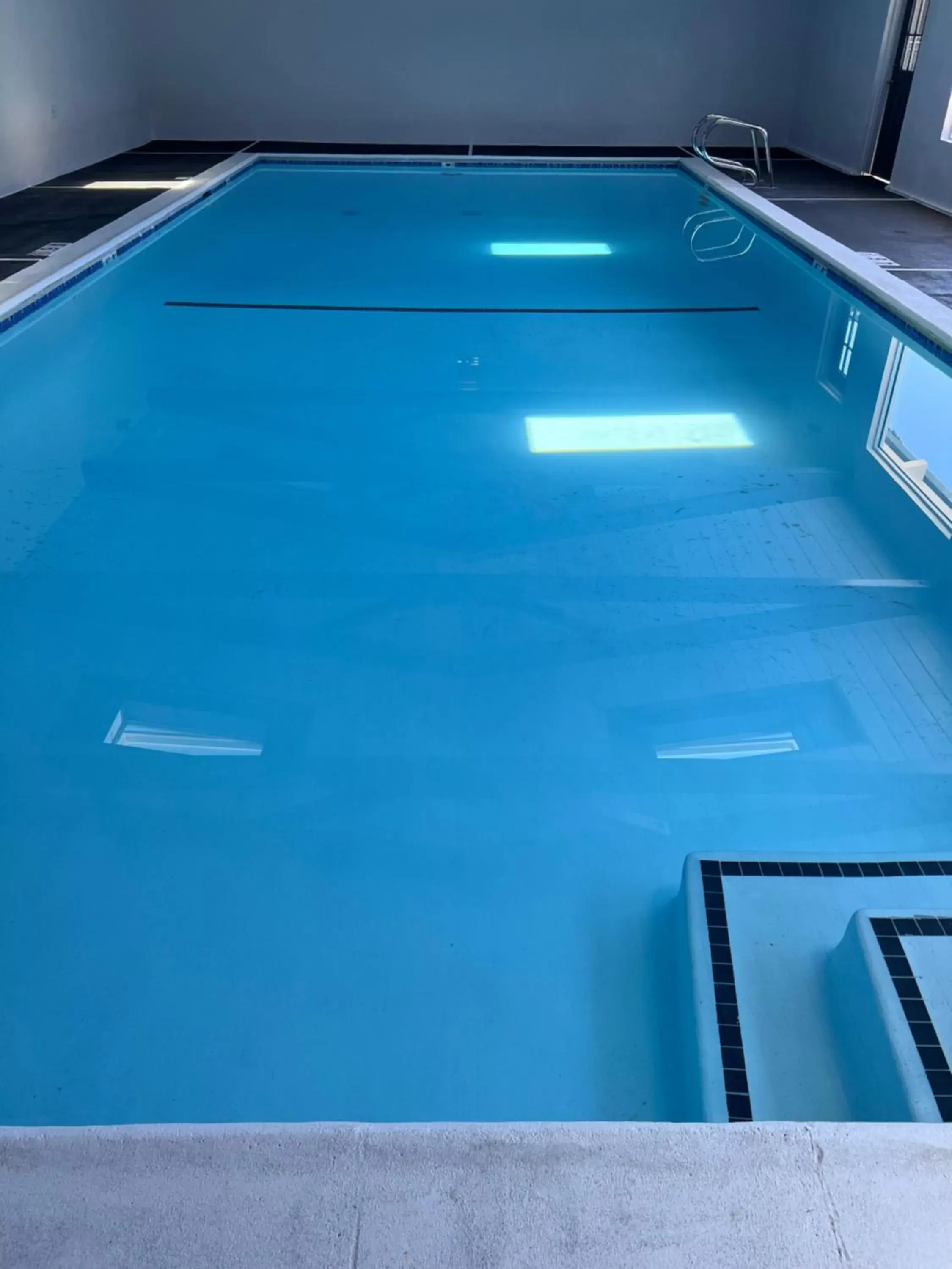 Swimming Pool in Surf City Inn & Suites