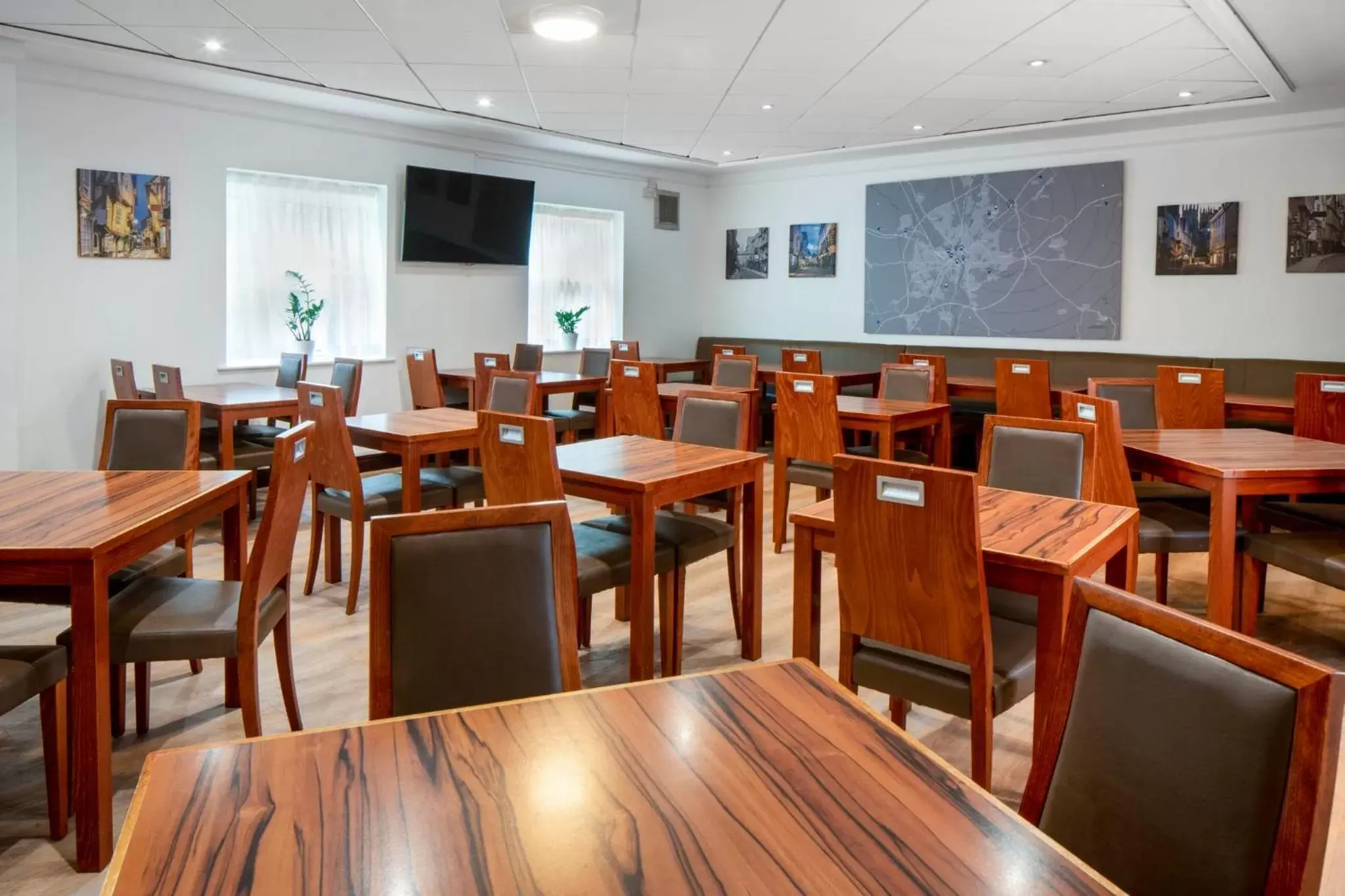 Restaurant/Places to Eat in Holiday Inn Express York, an IHG Hotel