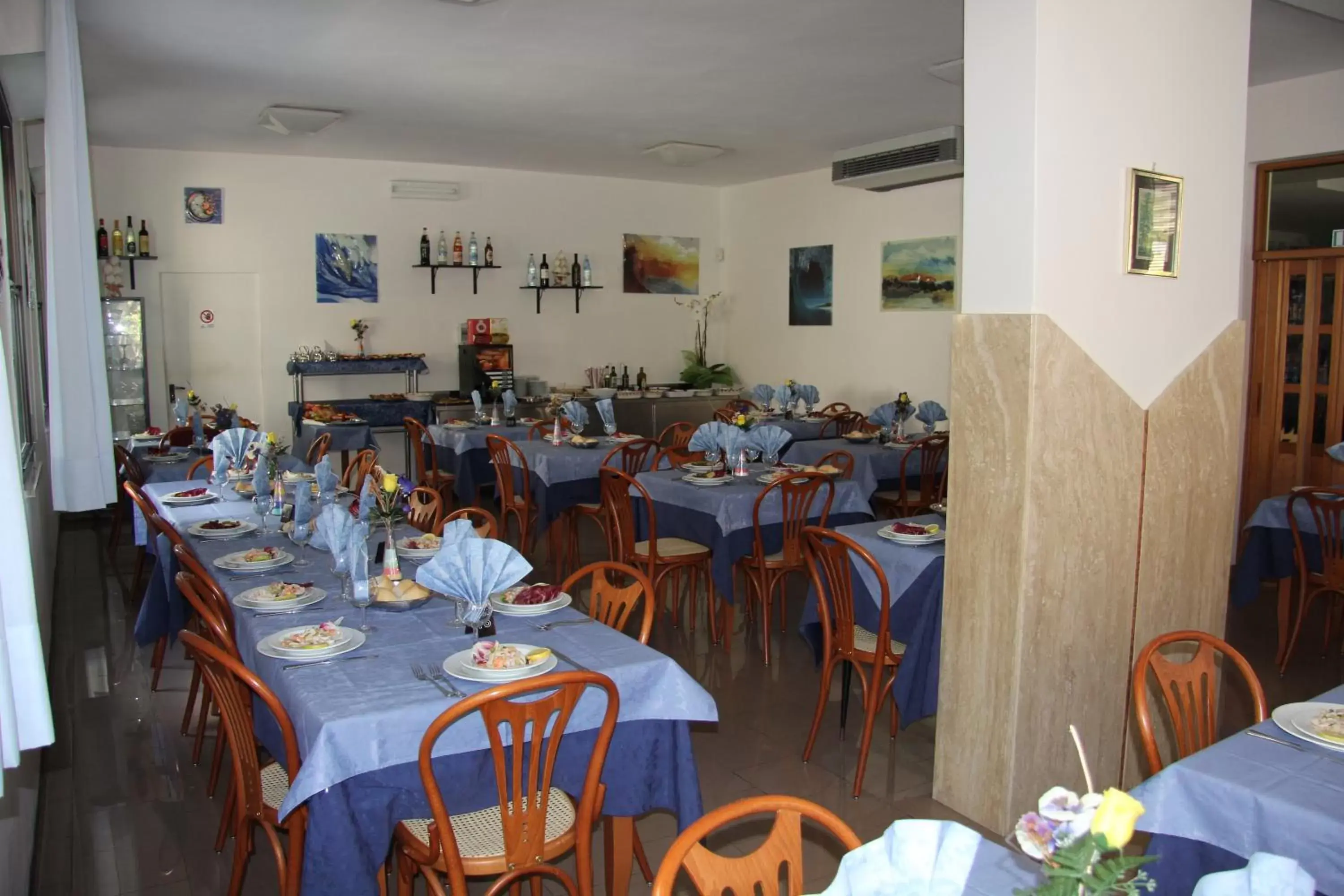 Restaurant/Places to Eat in Hotel Vela Azzurra