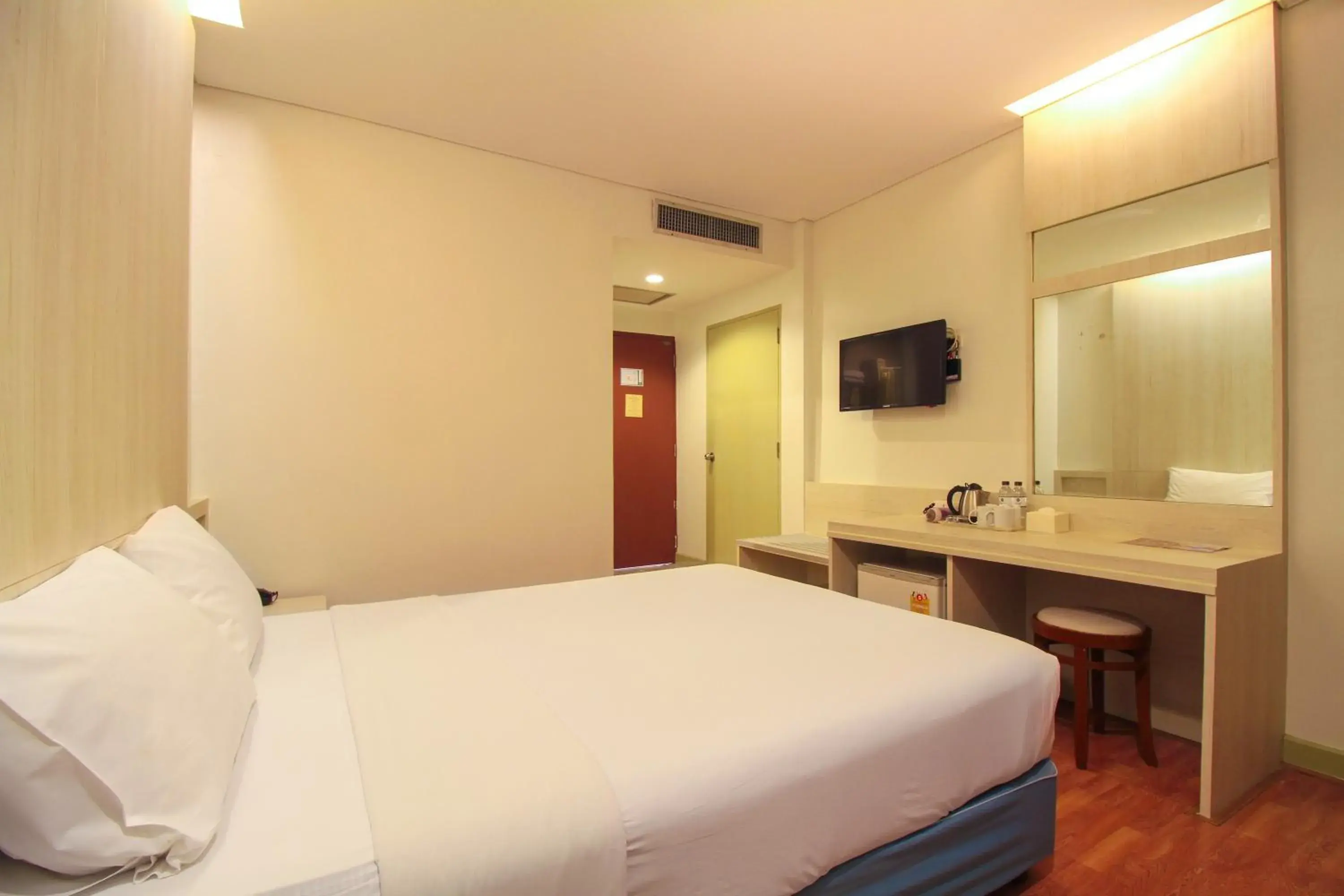 Bedroom, Bed in Ten Stars Hotel Pratunam
