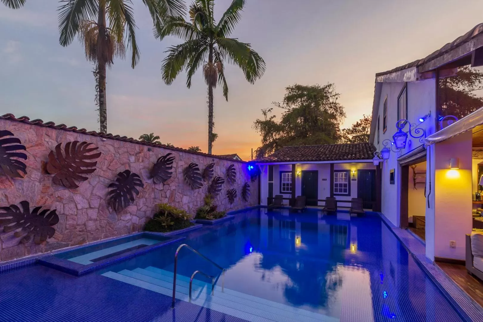 Swimming pool in Pousada Porto Imperial