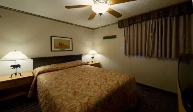 Bed in Douglas Fir Resort & Chalets