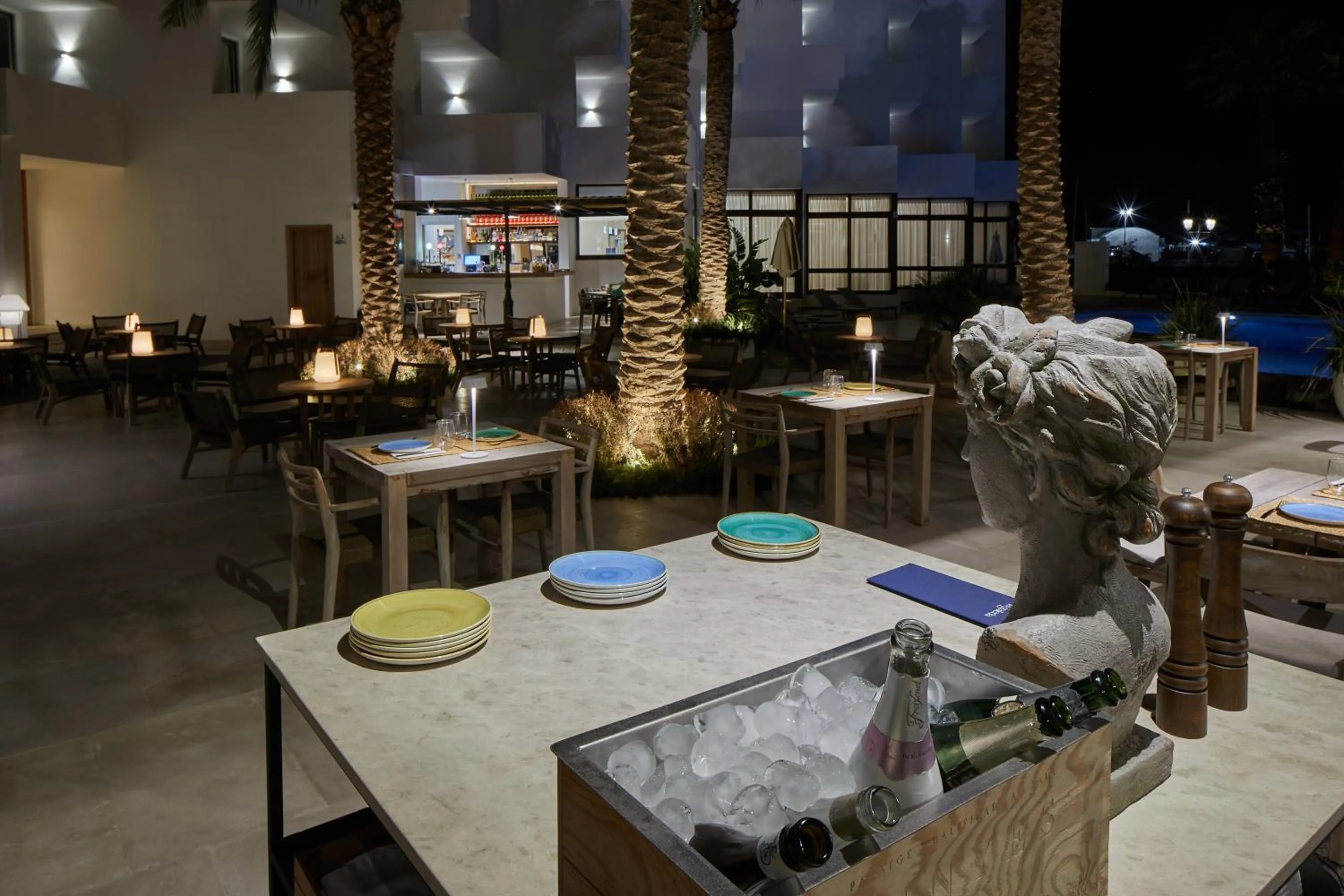 Lounge or bar in Hotel Tres Torres